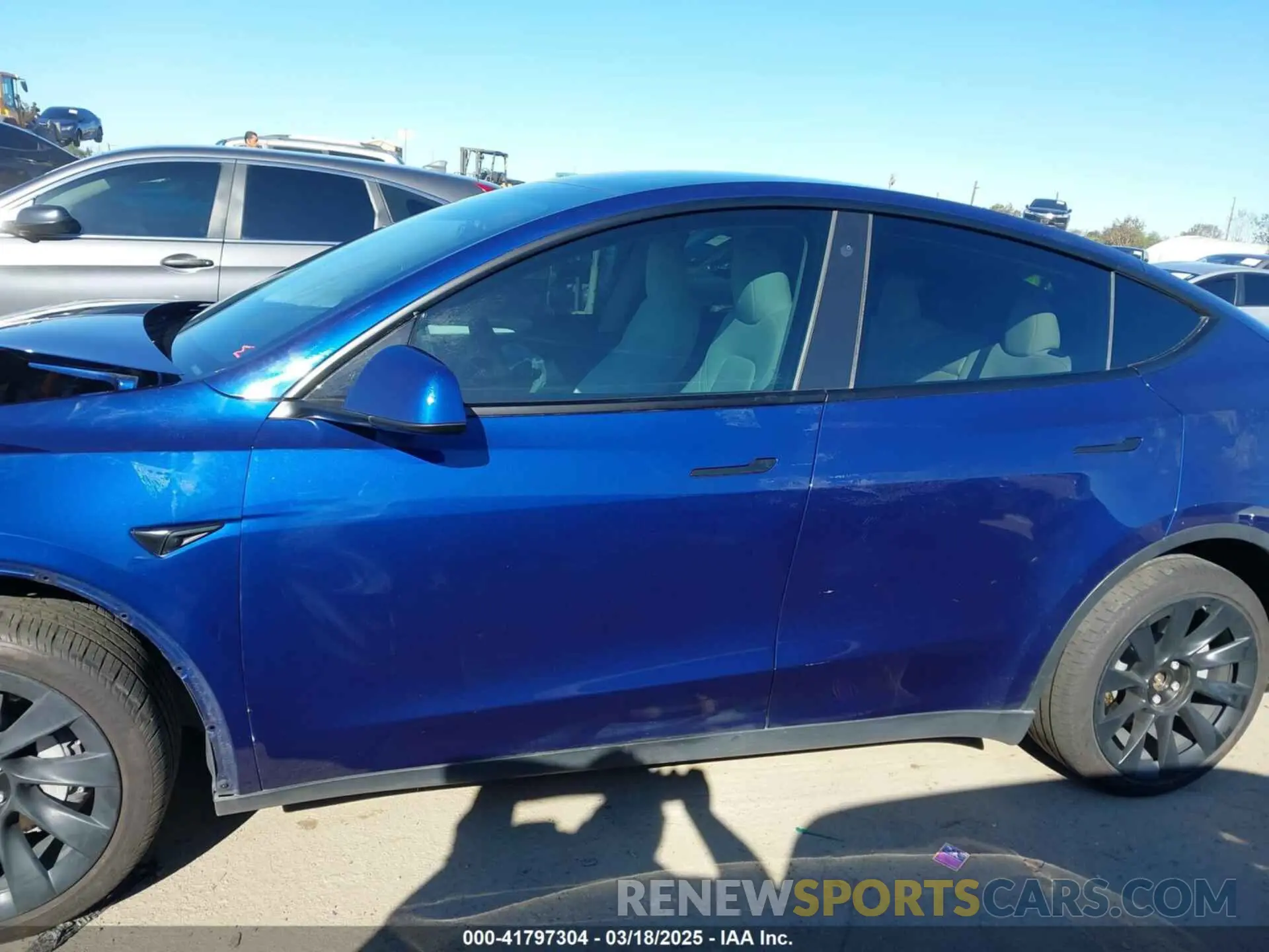 14 Photograph of a damaged car 7SAYGDEE0PF714557 TESLA MODEL Y 2023