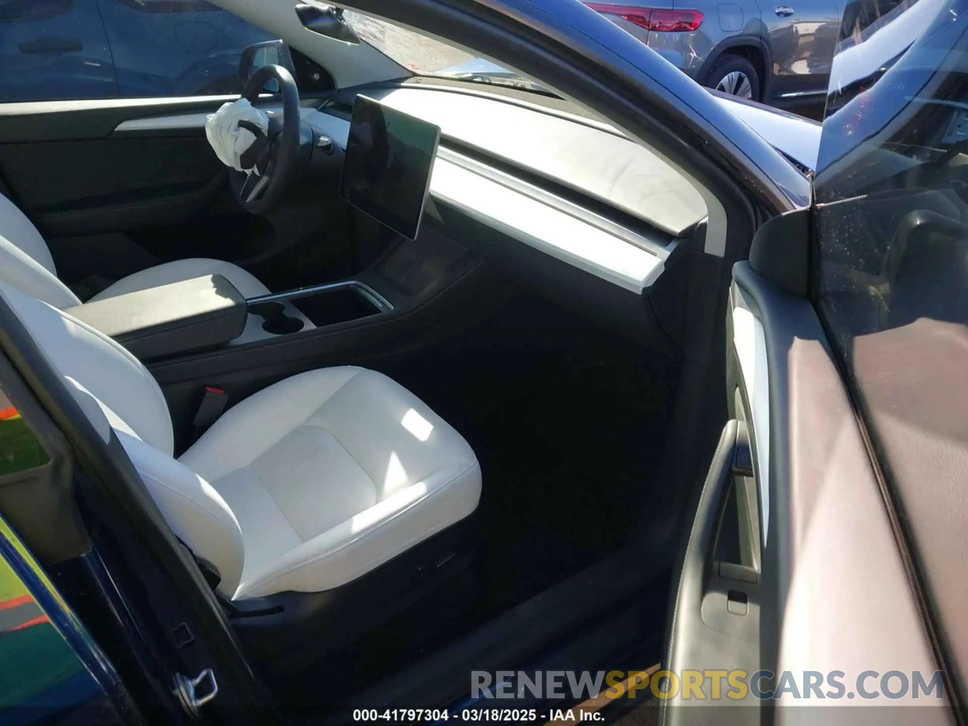 5 Photograph of a damaged car 7SAYGDEE0PF714557 TESLA MODEL Y 2023