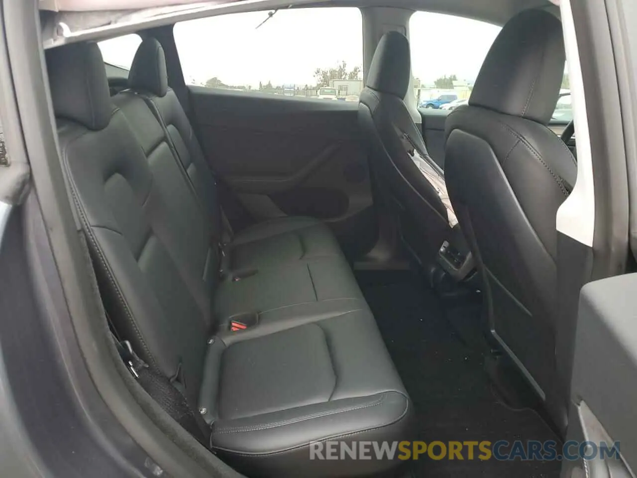 10 Photograph of a damaged car 7SAYGDEE0PF742746 TESLA MODEL Y 2023