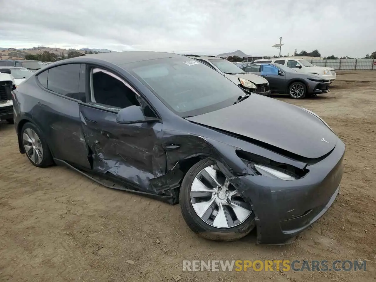 4 Photograph of a damaged car 7SAYGDEE0PF742746 TESLA MODEL Y 2023
