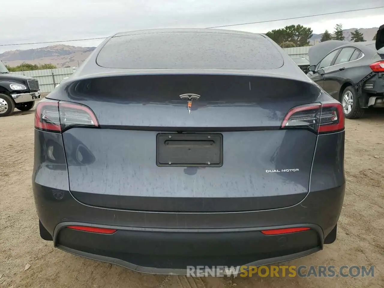 6 Photograph of a damaged car 7SAYGDEE0PF742746 TESLA MODEL Y 2023