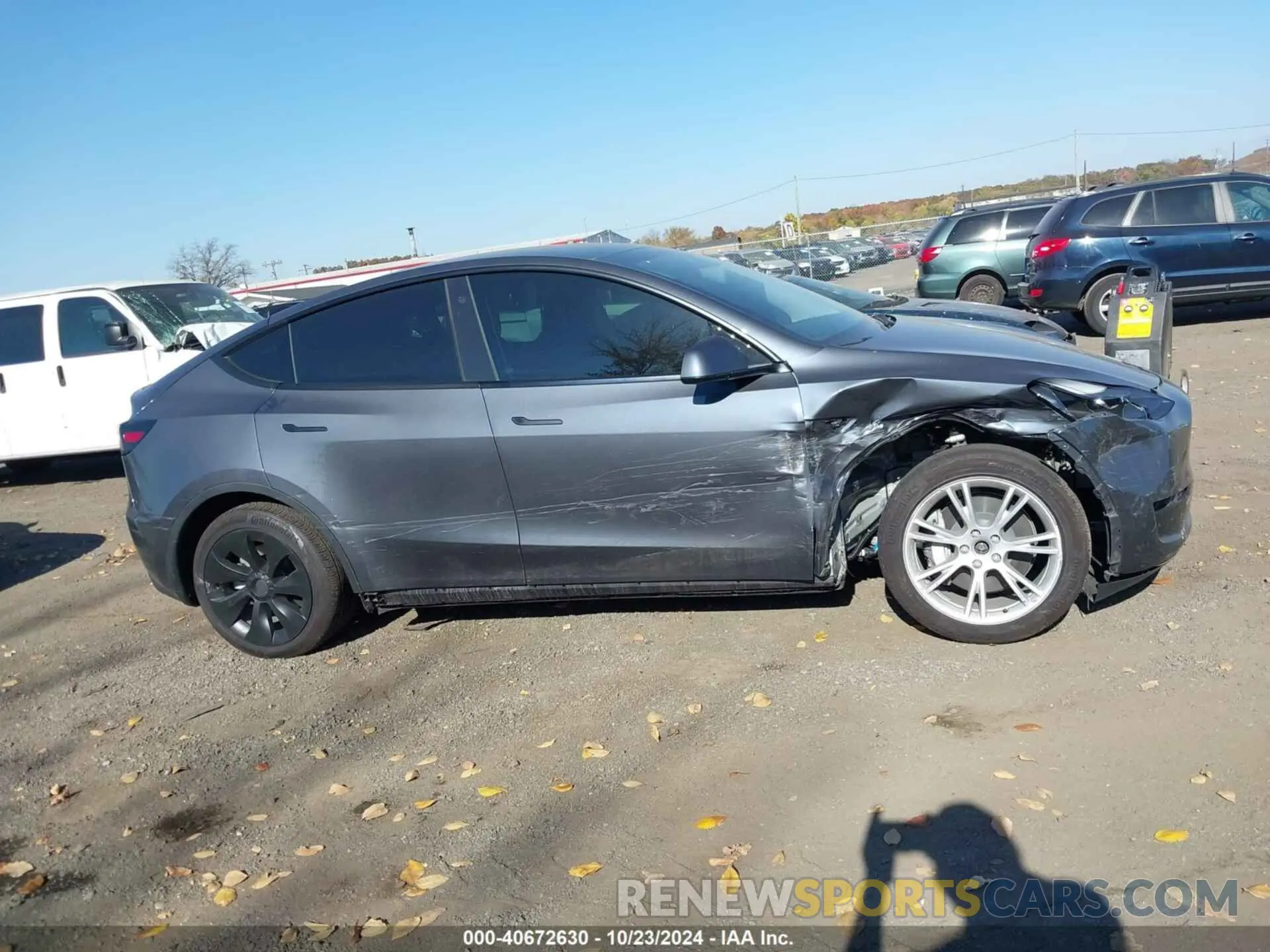 13 Photograph of a damaged car 7SAYGDEE0PF756369 TESLA MODEL Y 2023