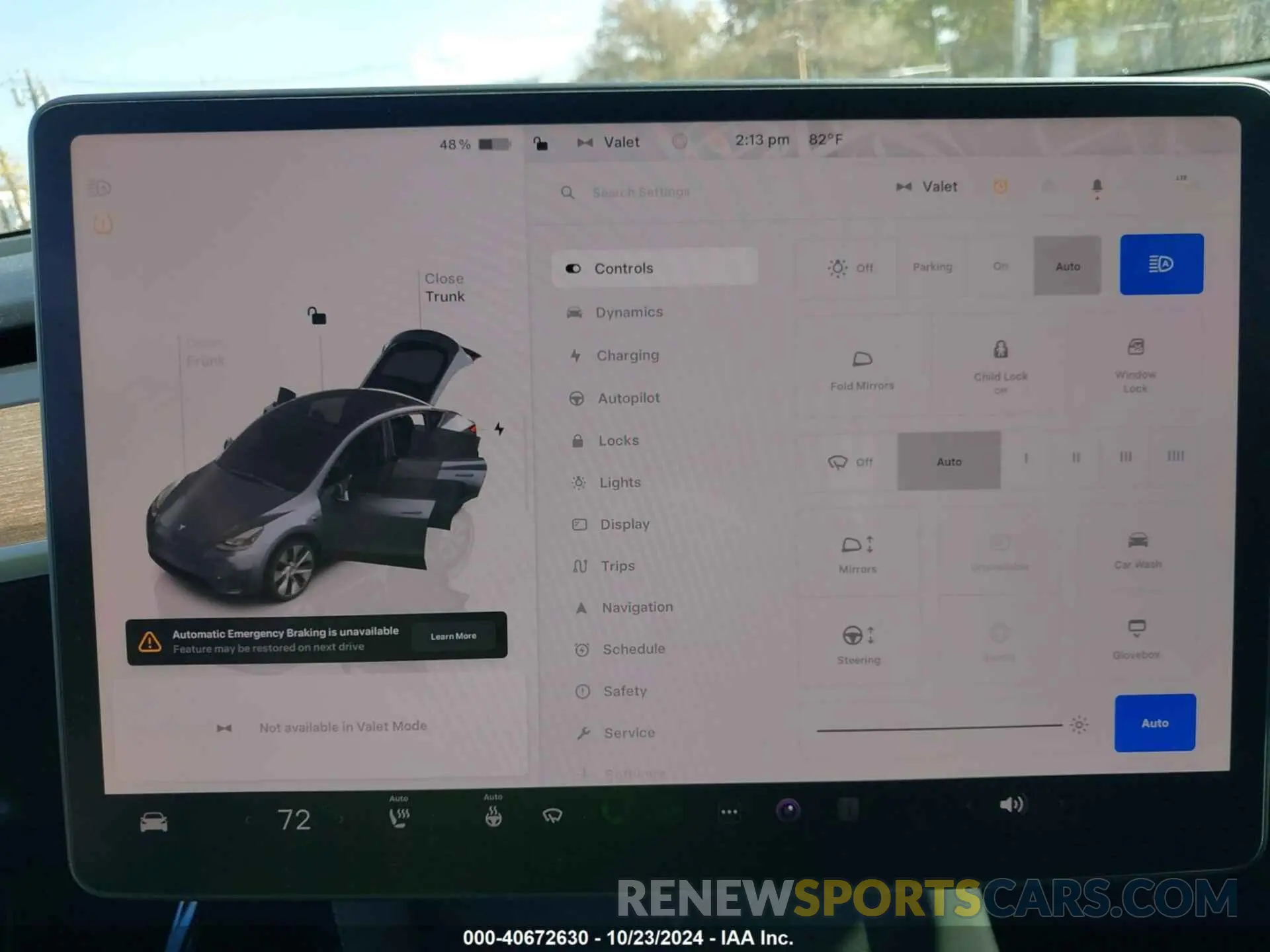 18 Photograph of a damaged car 7SAYGDEE0PF756369 TESLA MODEL Y 2023