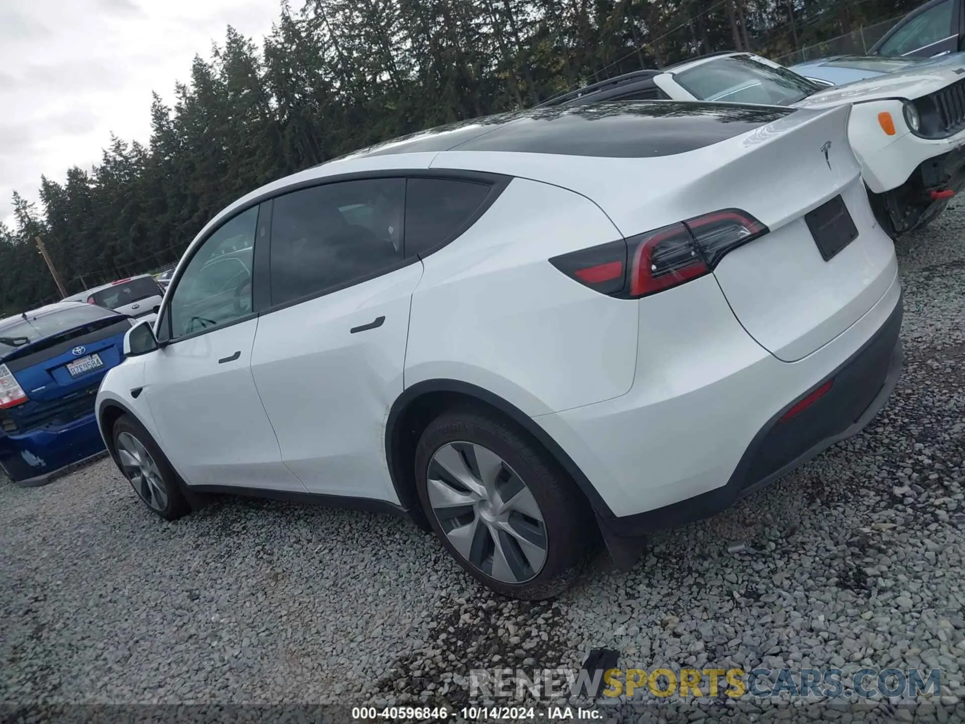 15 Photograph of a damaged car 7SAYGDEE0PF814691 TESLA MODEL Y 2023