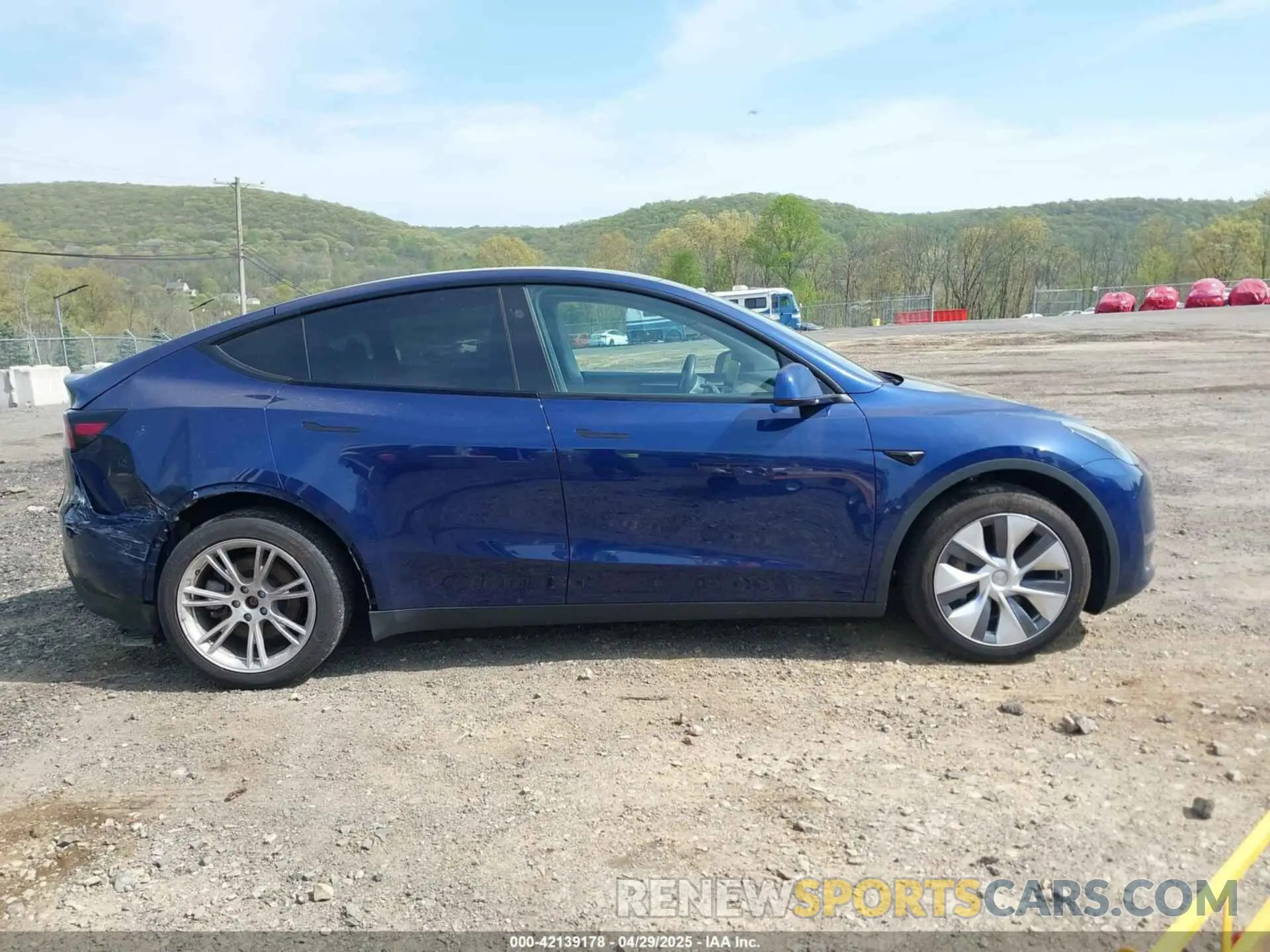 13 Photograph of a damaged car 7SAYGDEE0PF850980 TESLA MODEL Y 2023