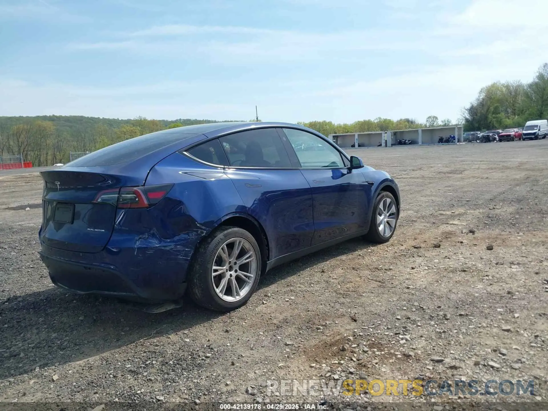 4 Photograph of a damaged car 7SAYGDEE0PF850980 TESLA MODEL Y 2023