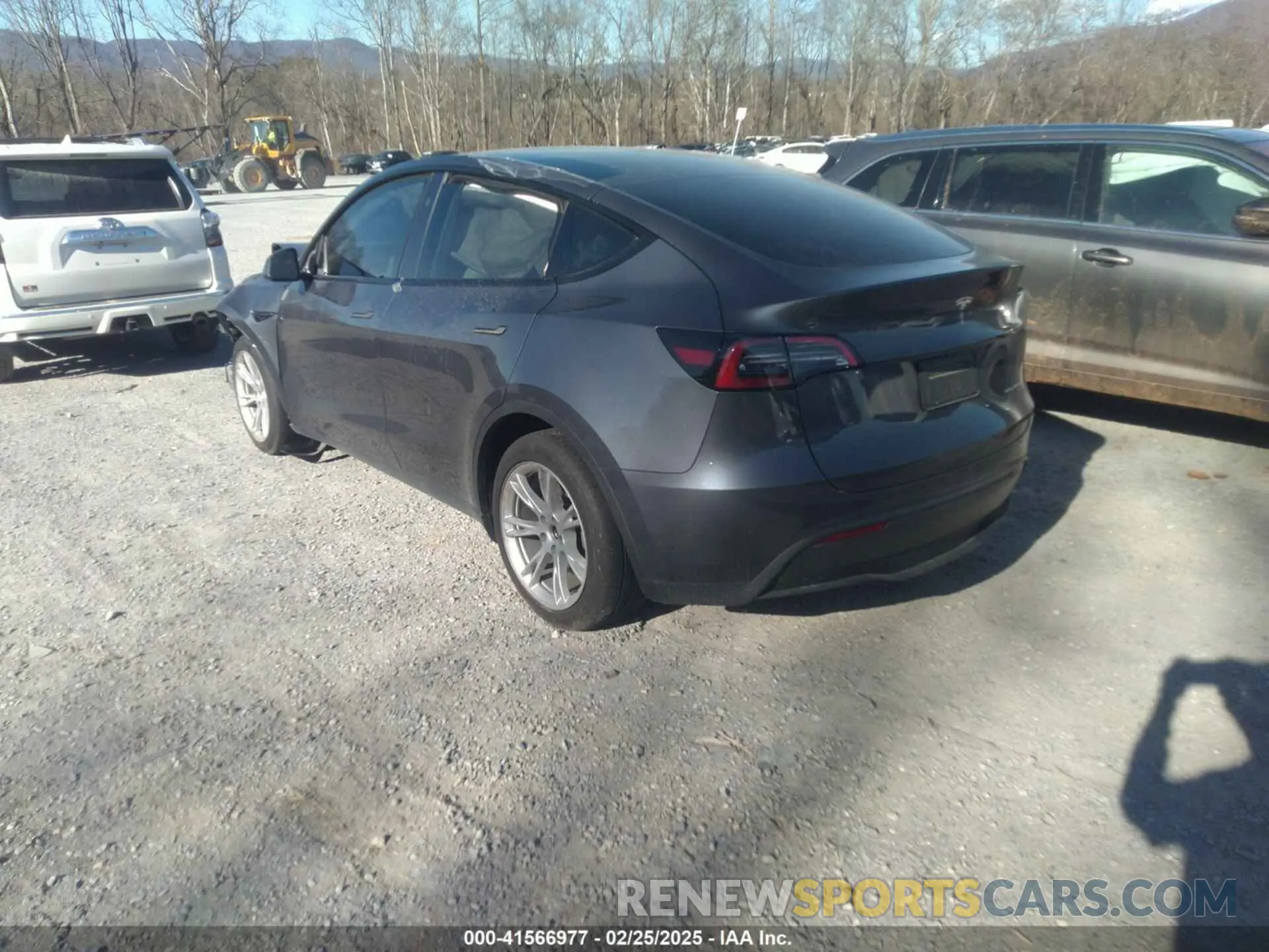 3 Photograph of a damaged car 7SAYGDEE0PF877290 TESLA MODEL Y 2023