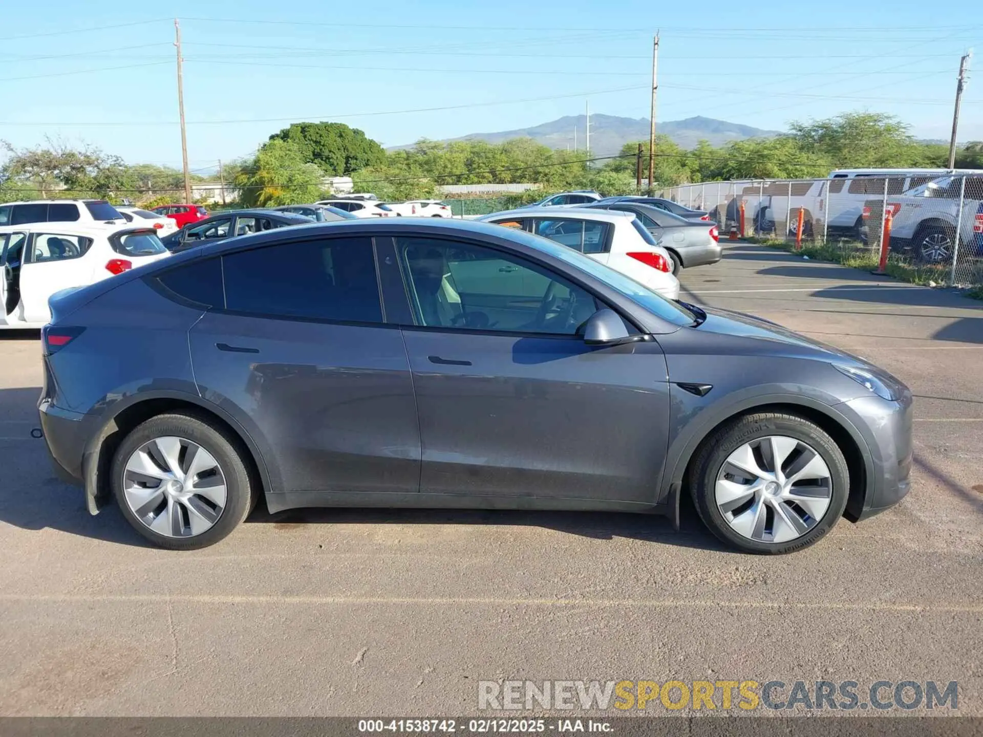 13 Photograph of a damaged car 7SAYGDEE0PF928836 TESLA MODEL Y 2023