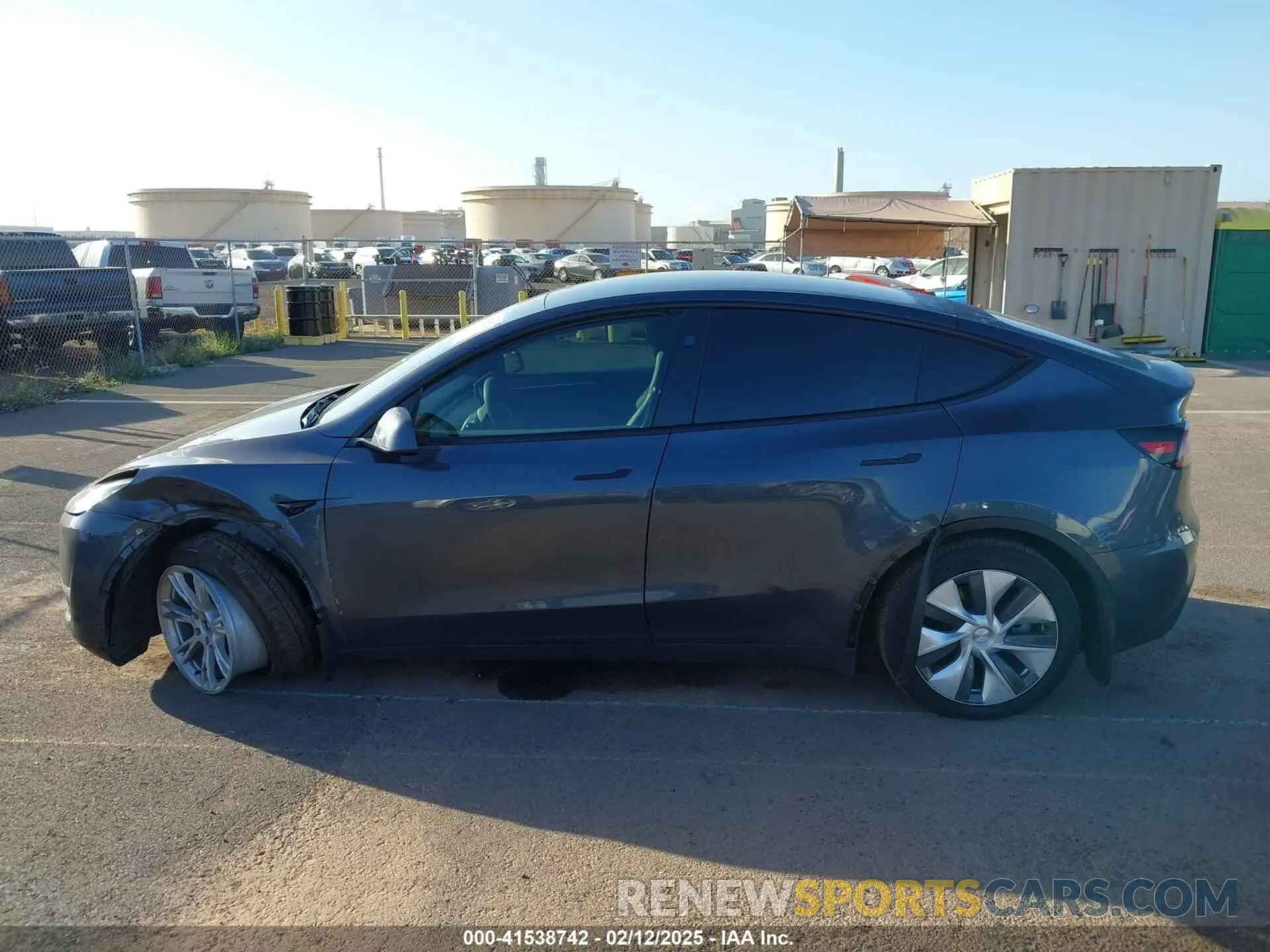 14 Photograph of a damaged car 7SAYGDEE0PF928836 TESLA MODEL Y 2023