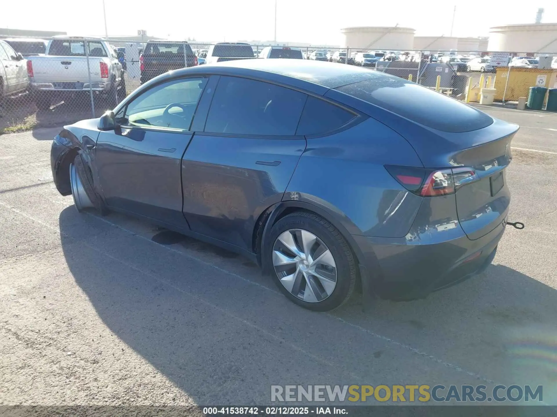 3 Photograph of a damaged car 7SAYGDEE0PF928836 TESLA MODEL Y 2023