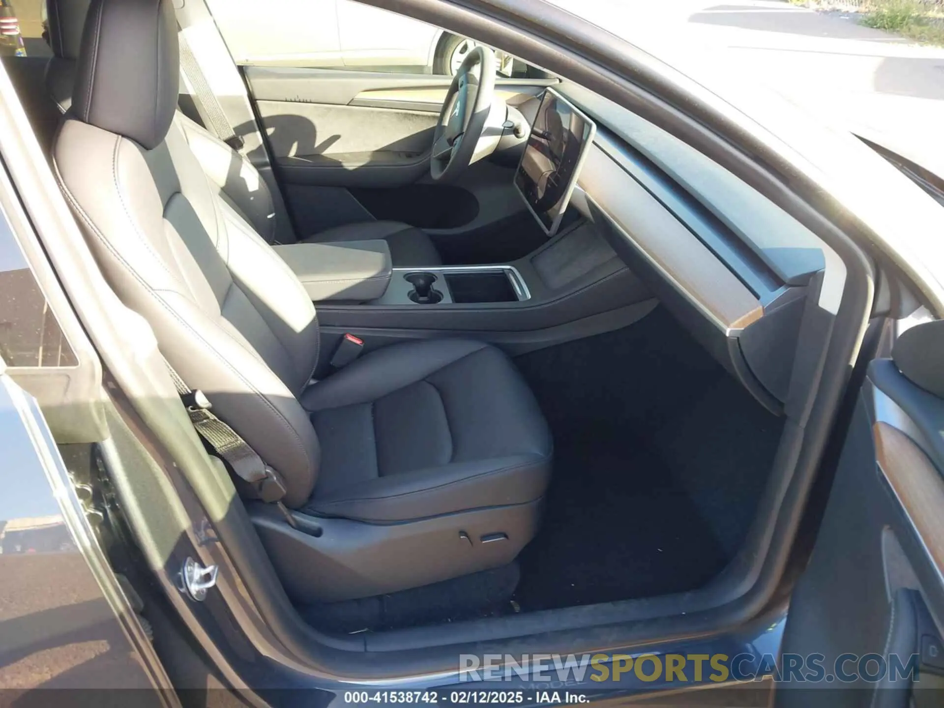5 Photograph of a damaged car 7SAYGDEE0PF928836 TESLA MODEL Y 2023