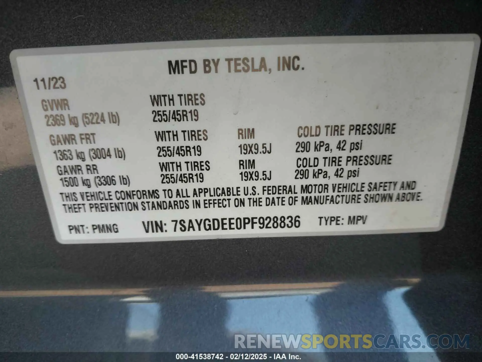 9 Photograph of a damaged car 7SAYGDEE0PF928836 TESLA MODEL Y 2023