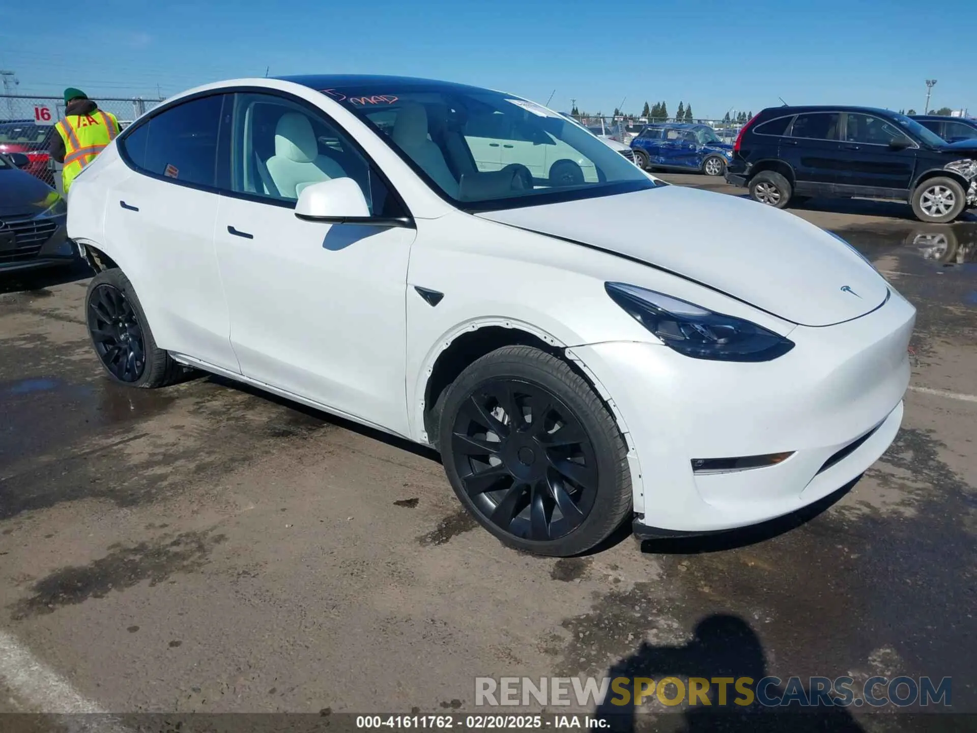 1 Фотография поврежденного автомобиля 7SAYGDEE0PF945202 TESLA MODEL Y 2023