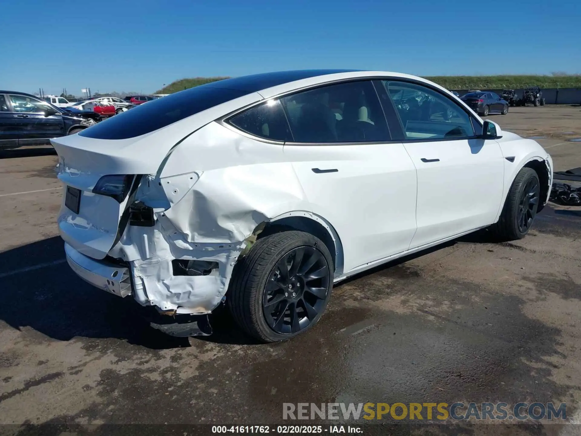4 Фотография поврежденного автомобиля 7SAYGDEE0PF945202 TESLA MODEL Y 2023