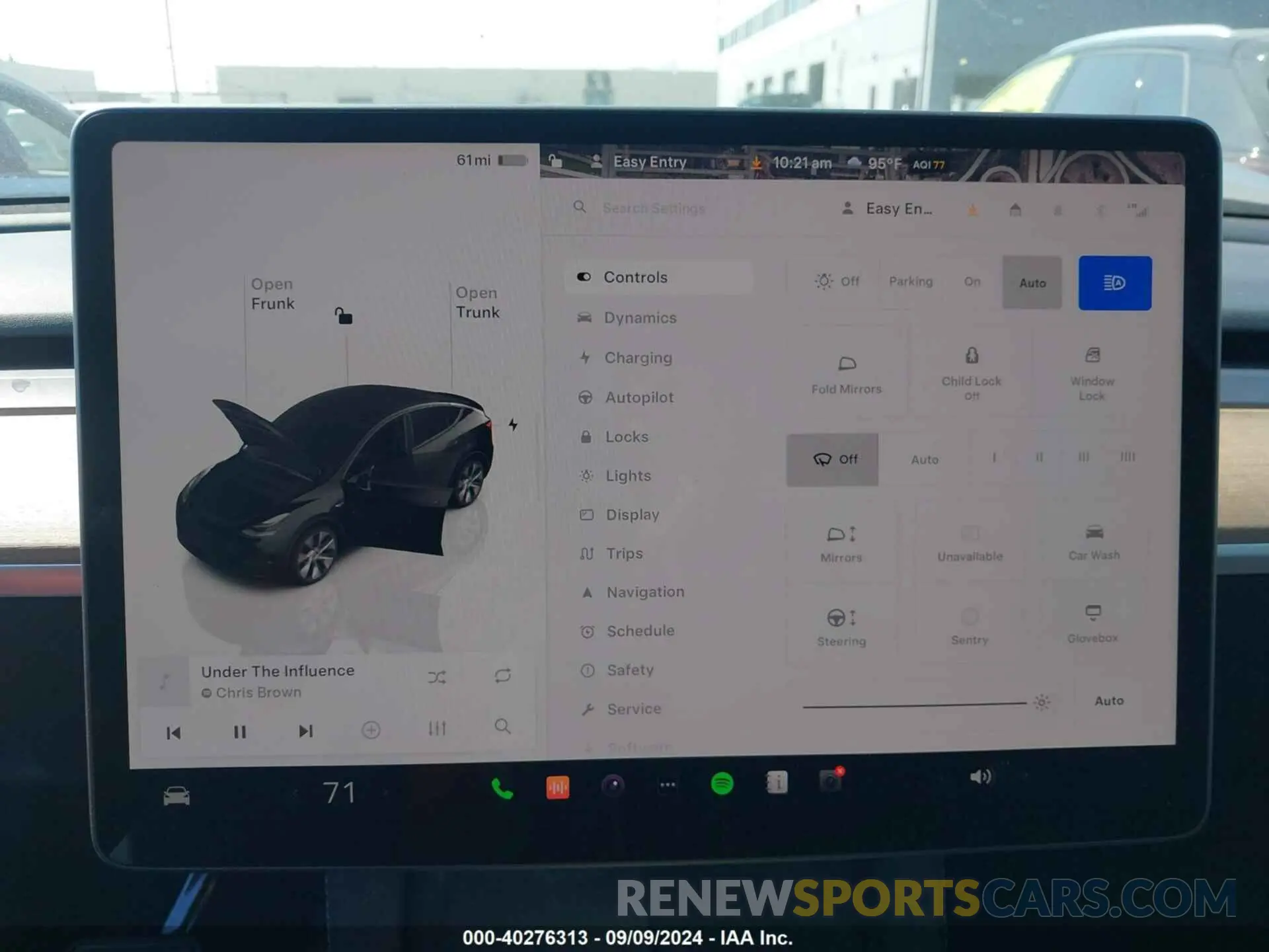 19 Photograph of a damaged car 7SAYGDEE1PA033207 TESLA MODEL Y 2023