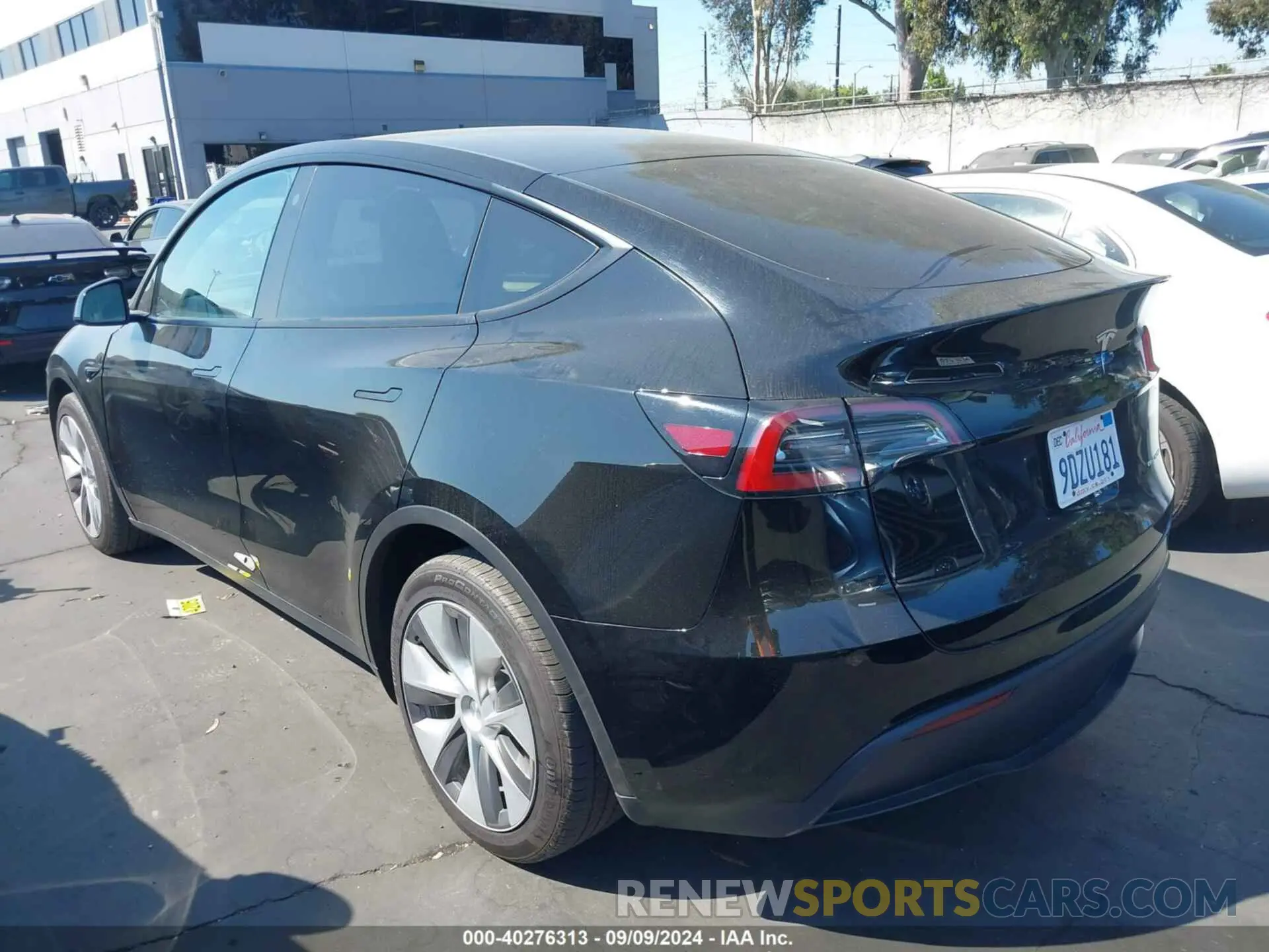 3 Photograph of a damaged car 7SAYGDEE1PA033207 TESLA MODEL Y 2023