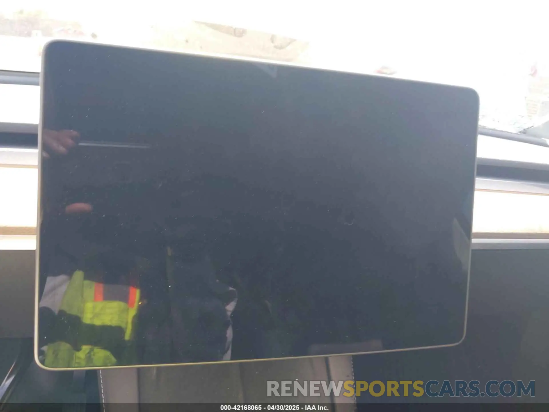16 Photograph of a damaged car 7SAYGDEE1PA034664 TESLA MODEL Y 2023