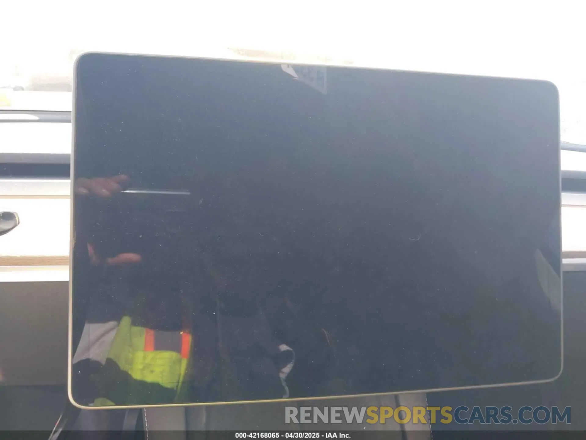 17 Photograph of a damaged car 7SAYGDEE1PA034664 TESLA MODEL Y 2023