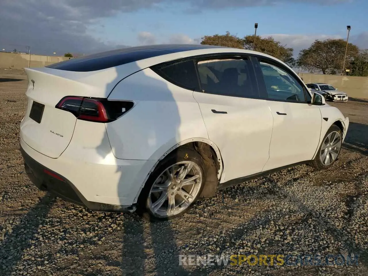 3 Фотография поврежденного автомобиля 7SAYGDEE1PA039069 TESLA MODEL Y 2023