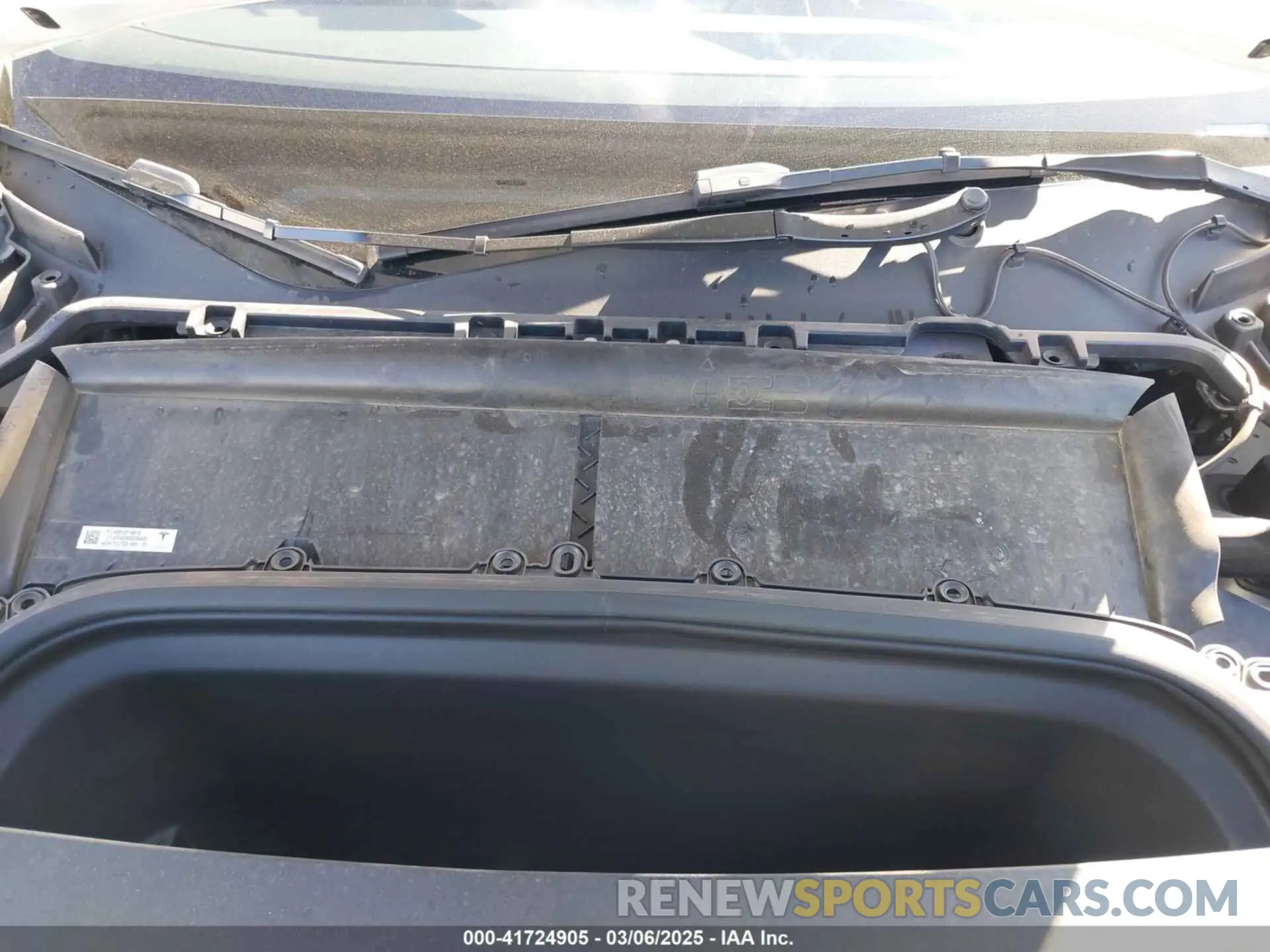 10 Photograph of a damaged car 7SAYGDEE1PA052047 TESLA MODEL Y 2023
