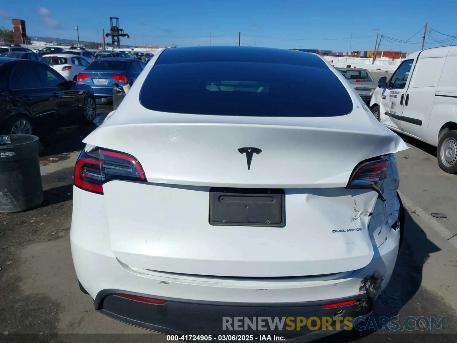 16 Photograph of a damaged car 7SAYGDEE1PA052047 TESLA MODEL Y 2023