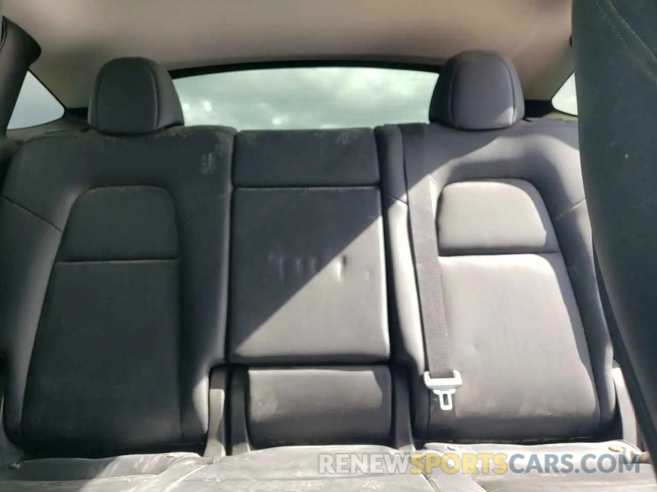10 Photograph of a damaged car 7SAYGDEE1PA057927 TESLA MODEL Y 2023