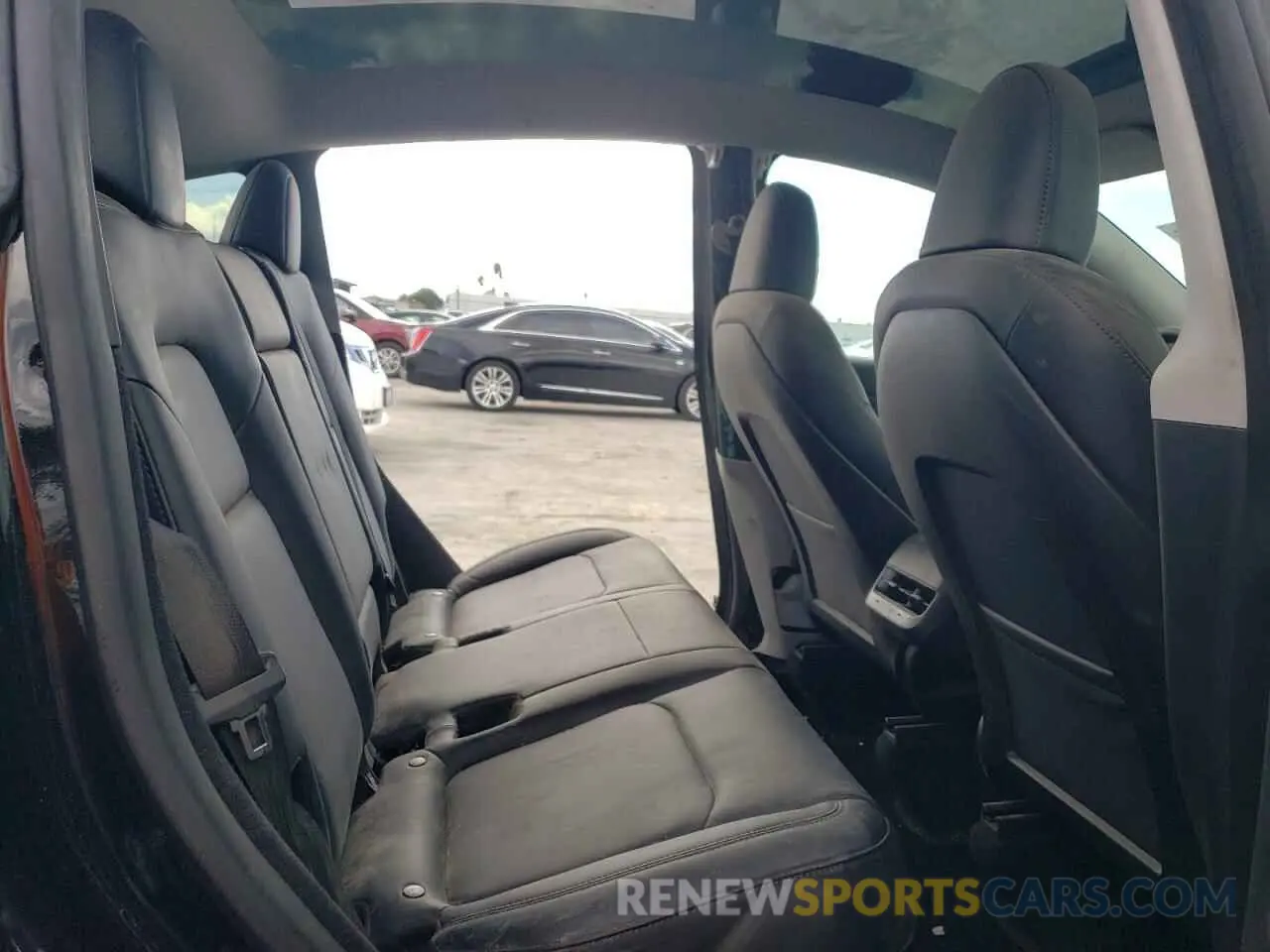 12 Photograph of a damaged car 7SAYGDEE1PA057927 TESLA MODEL Y 2023