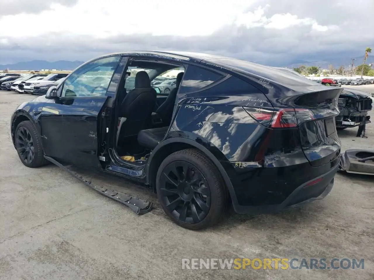 2 Photograph of a damaged car 7SAYGDEE1PA057927 TESLA MODEL Y 2023