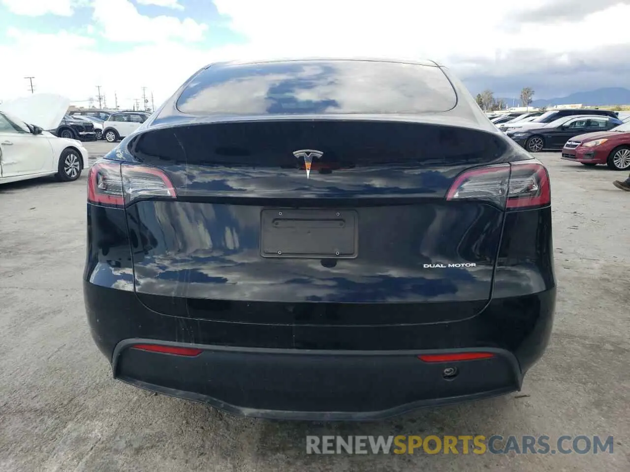 6 Photograph of a damaged car 7SAYGDEE1PA057927 TESLA MODEL Y 2023