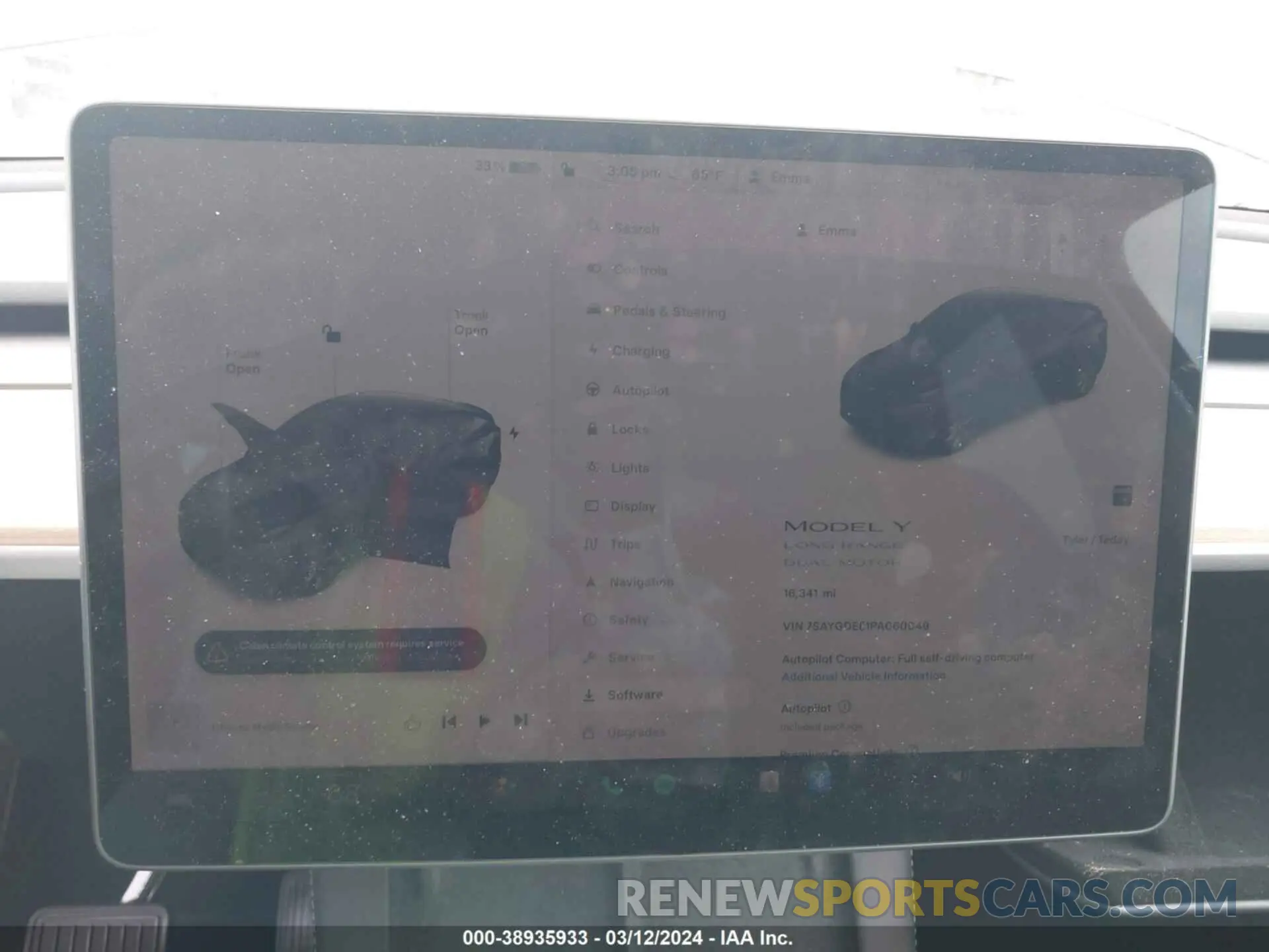 17 Photograph of a damaged car 7SAYGDEE1PA060049 TESLA MODEL Y 2023