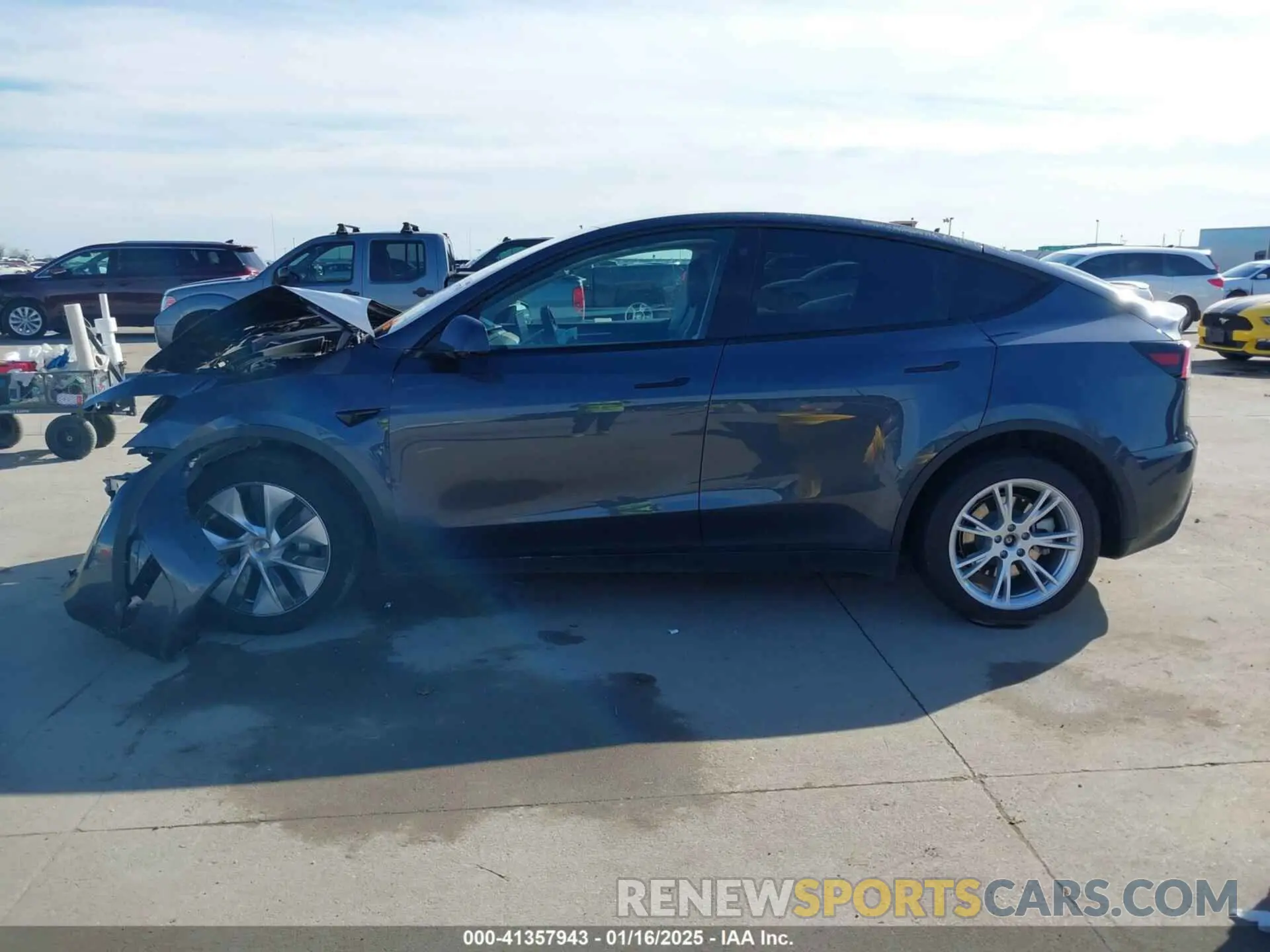 14 Photograph of a damaged car 7SAYGDEE1PA060410 TESLA MODEL Y 2023