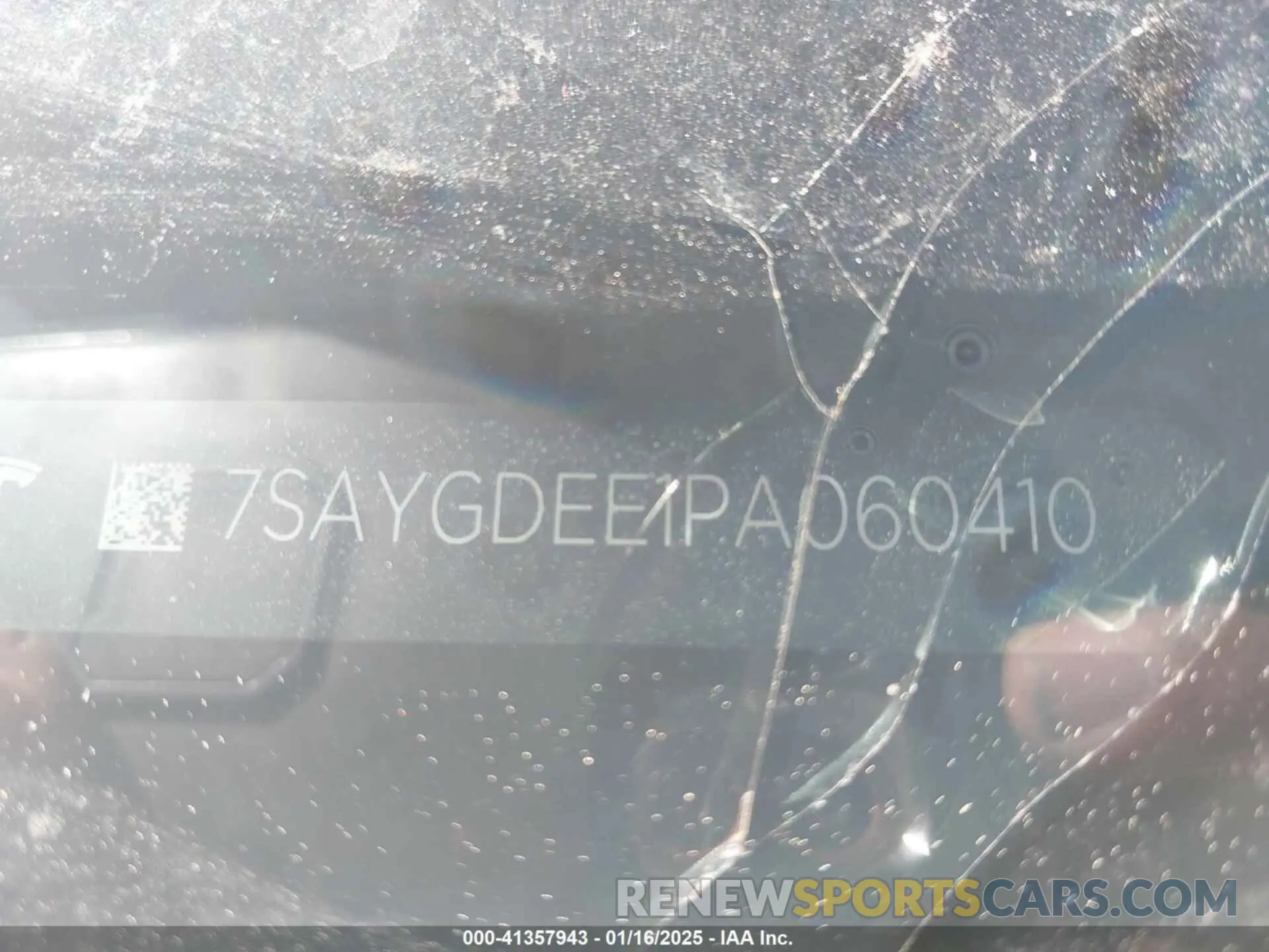19 Photograph of a damaged car 7SAYGDEE1PA060410 TESLA MODEL Y 2023
