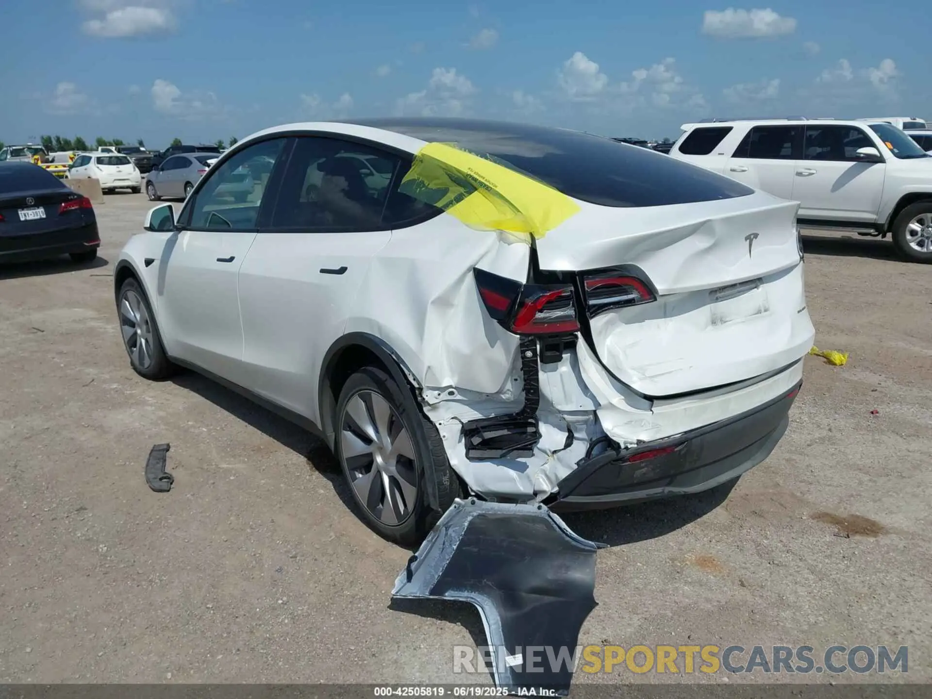 3 Фотография поврежденного автомобиля 7SAYGDEE1PA078535 TESLA MODEL Y 2023