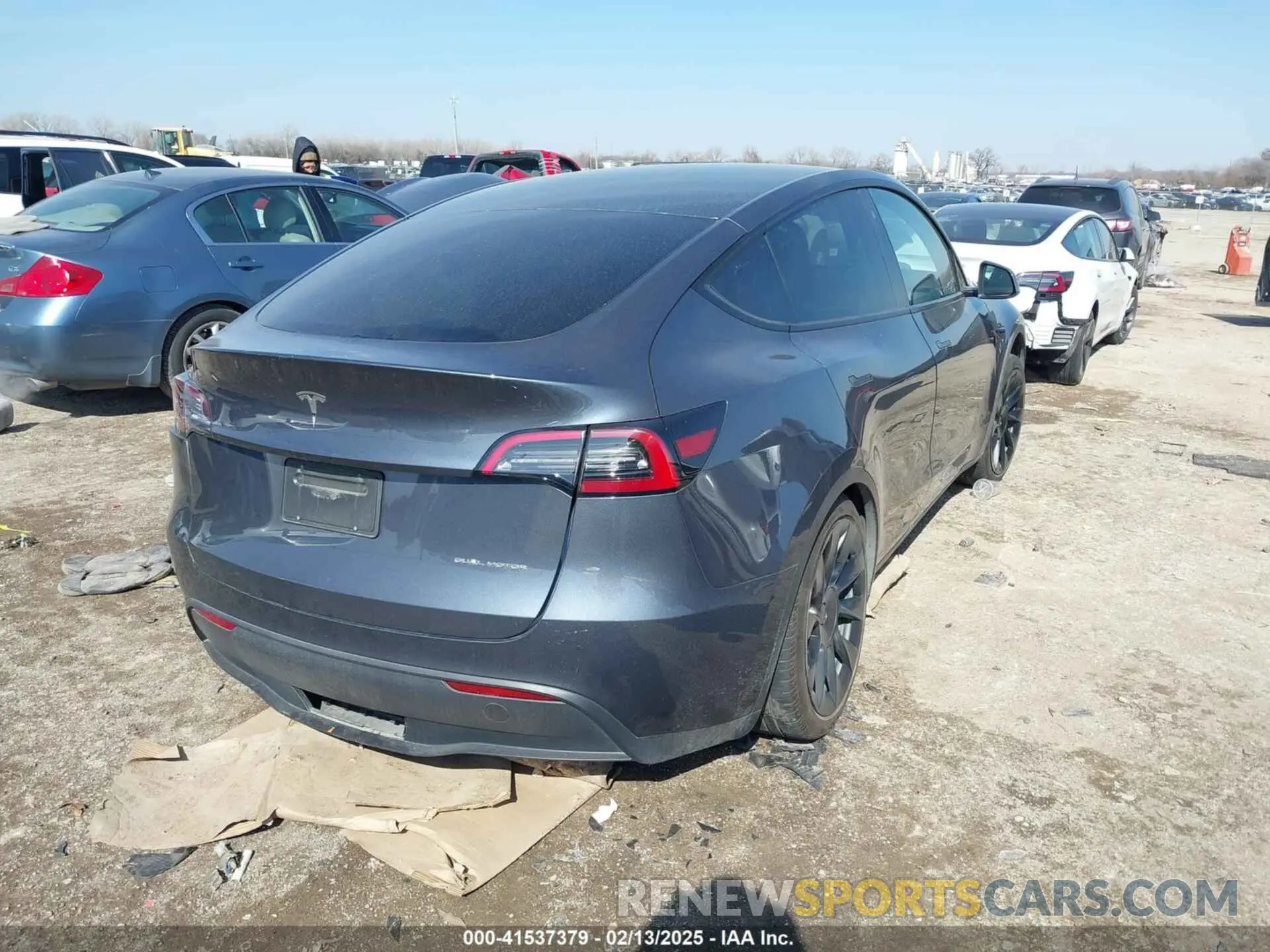 4 Фотография поврежденного автомобиля 7SAYGDEE1PA099398 TESLA MODEL Y 2023