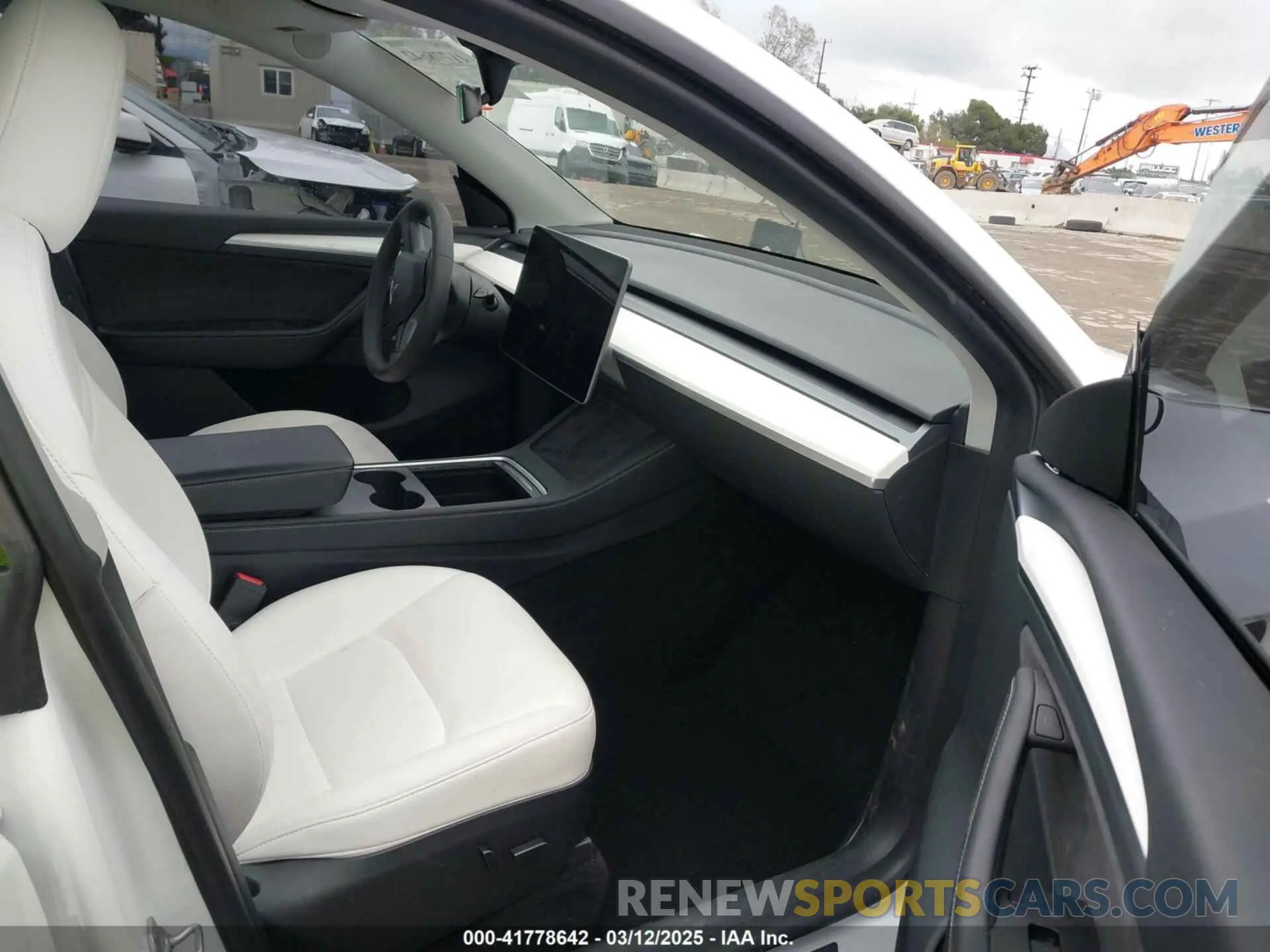 5 Фотография поврежденного автомобиля 7SAYGDEE1PA106057 TESLA MODEL Y 2023