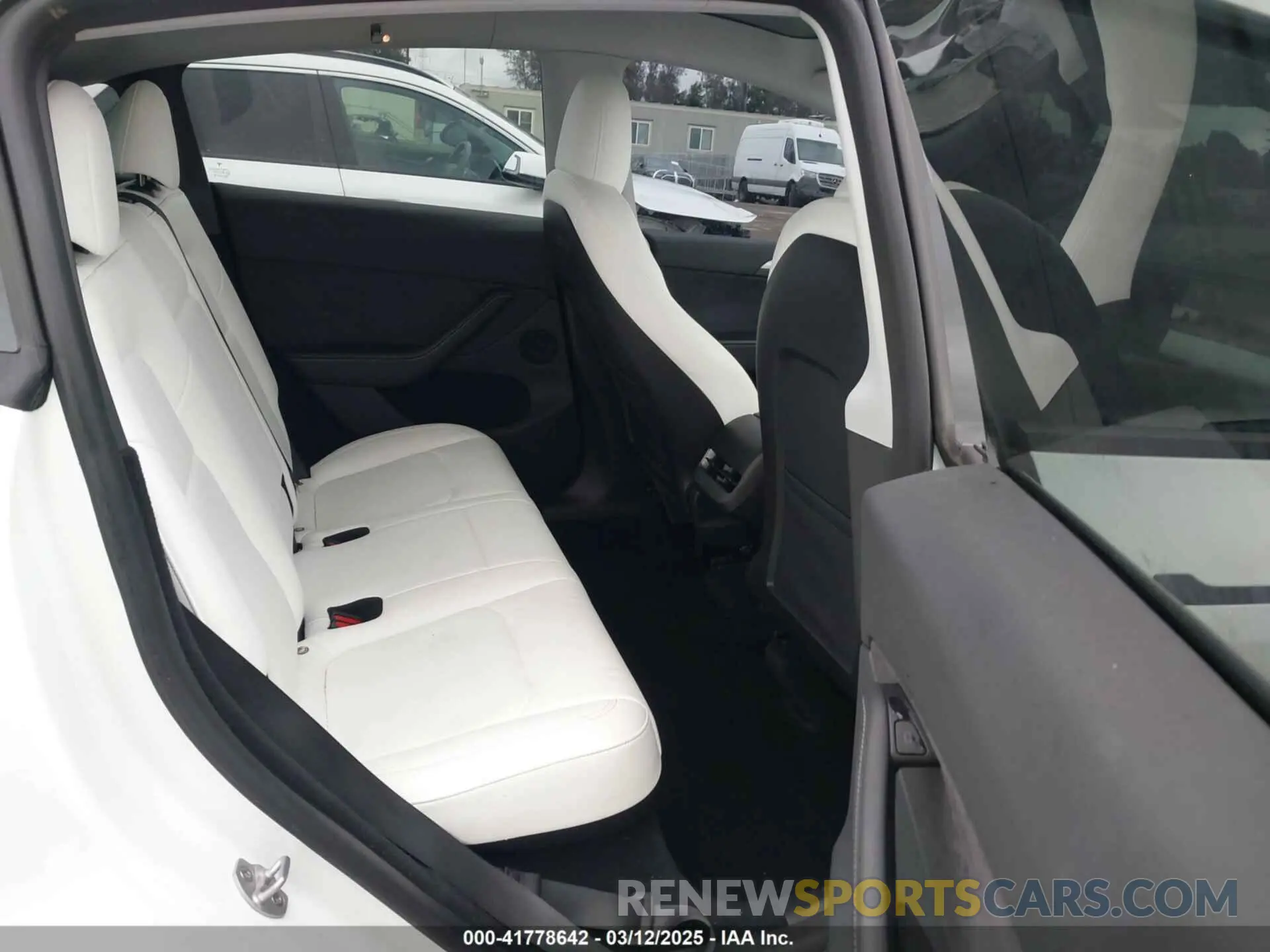 8 Фотография поврежденного автомобиля 7SAYGDEE1PA106057 TESLA MODEL Y 2023