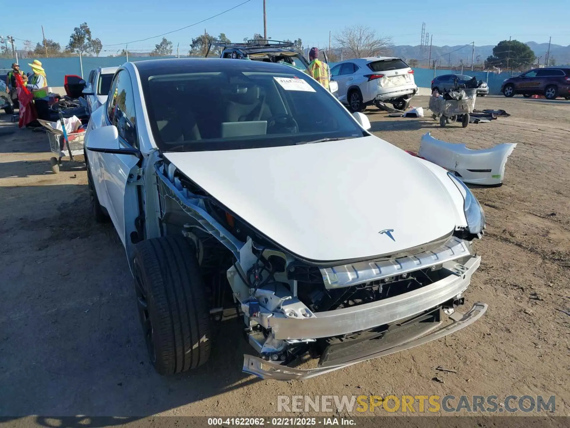 1 Photograph of a damaged car 7SAYGDEE1PA128818 TESLA MODEL Y 2023