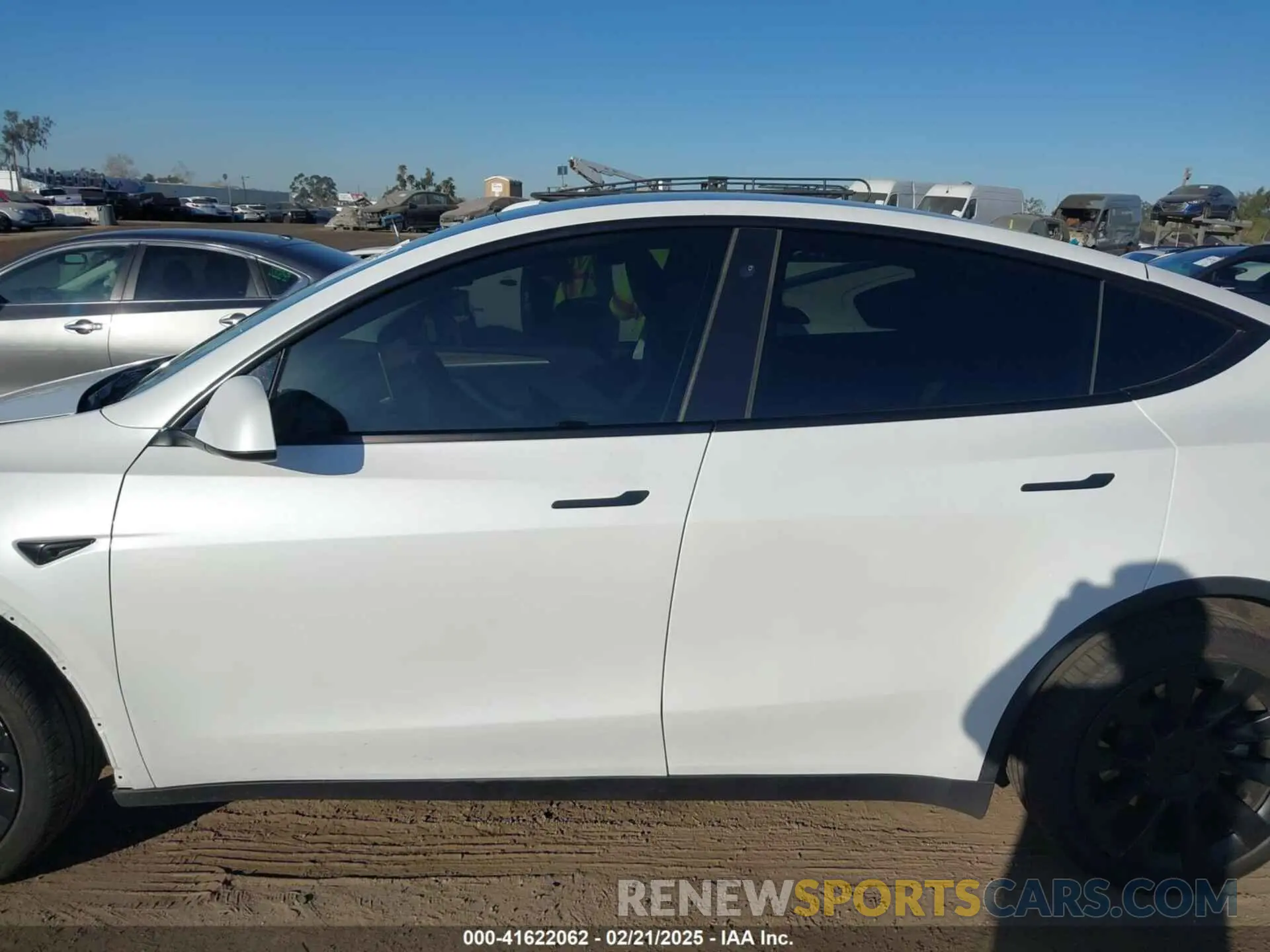 15 Photograph of a damaged car 7SAYGDEE1PA128818 TESLA MODEL Y 2023