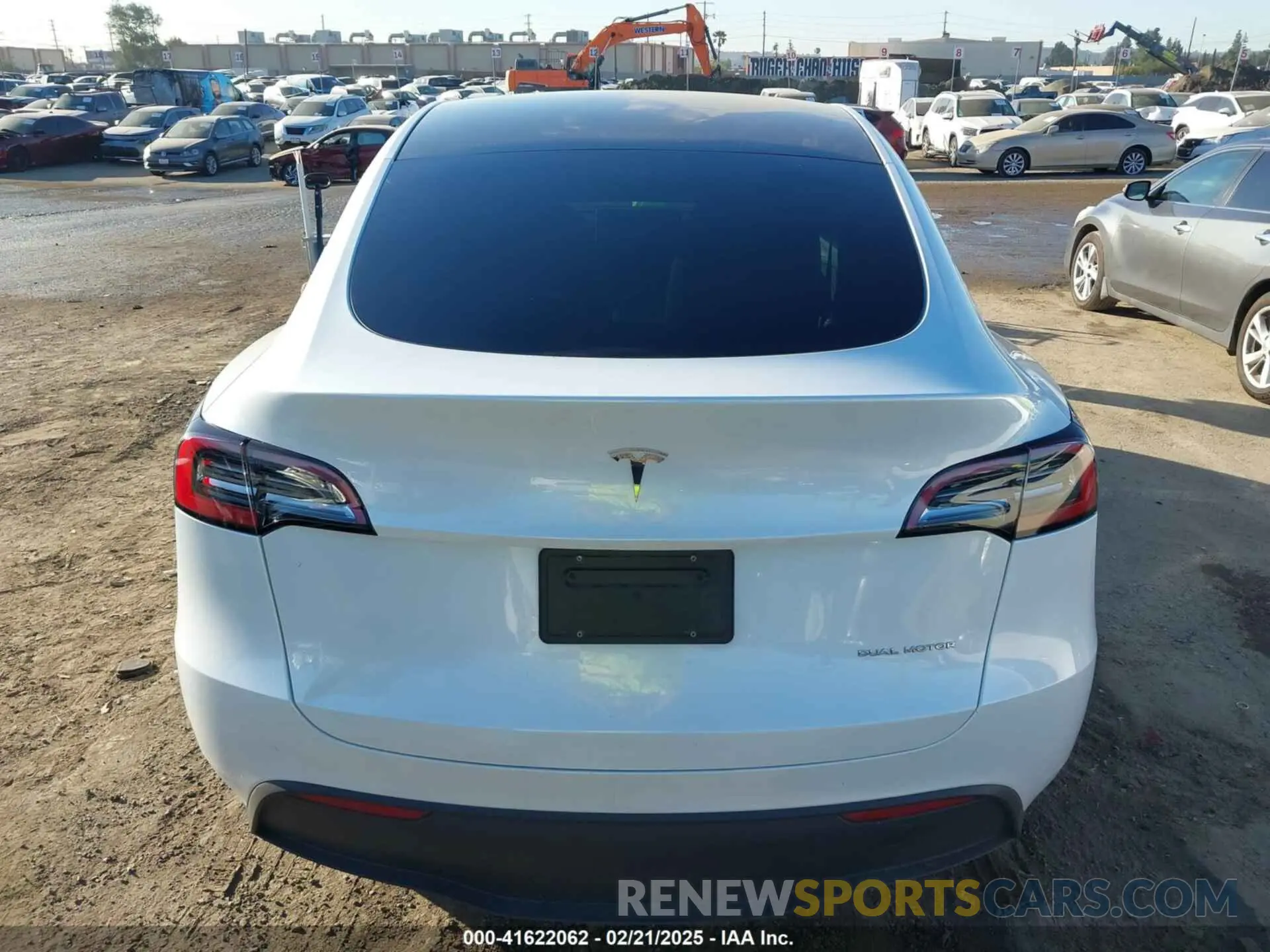17 Photograph of a damaged car 7SAYGDEE1PA128818 TESLA MODEL Y 2023