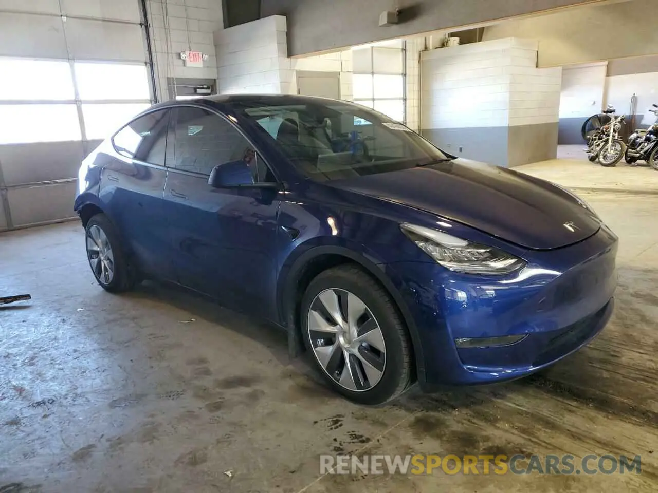 4 Photograph of a damaged car 7SAYGDEE1PA136420 TESLA MODEL Y 2023
