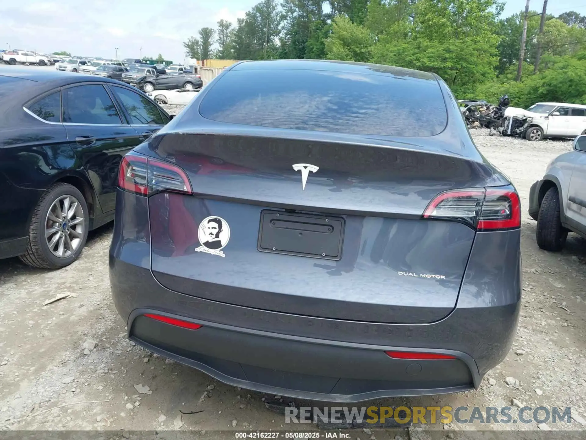 16 Photograph of a damaged car 7SAYGDEE1PA166355 TESLA MODEL Y 2023