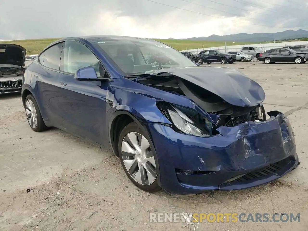 4 Photograph of a damaged car 7SAYGDEE1PA174035 TESLA MODEL Y 2023