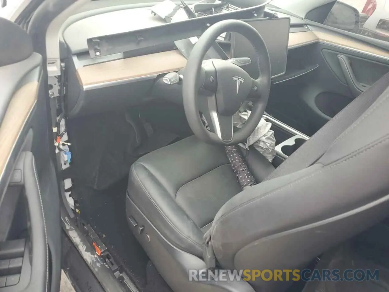 8 Photograph of a damaged car 7SAYGDEE1PA189392 TESLA MODEL Y 2023