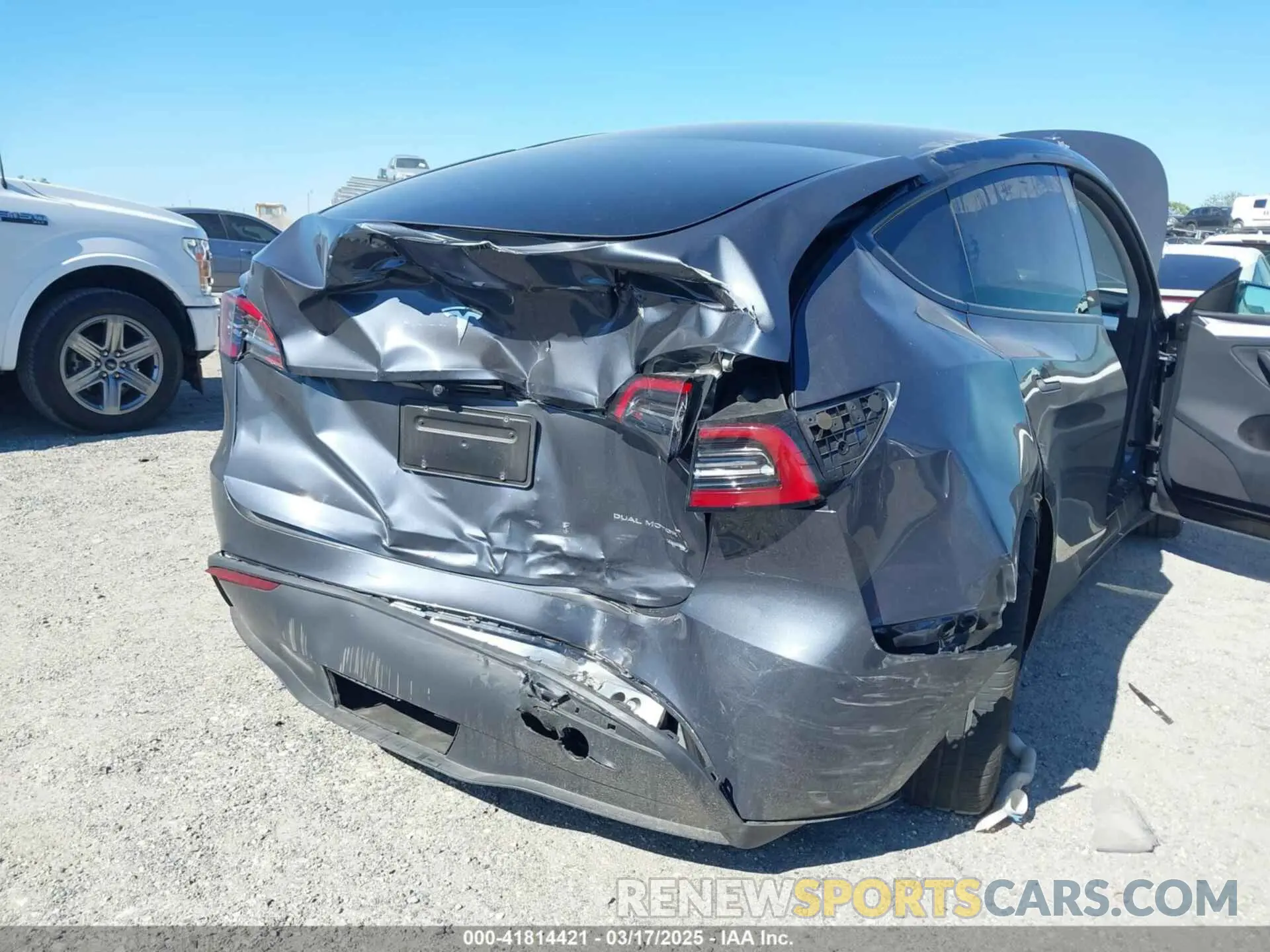 6 Фотография поврежденного автомобиля 7SAYGDEE1PA203937 TESLA MODEL Y 2023