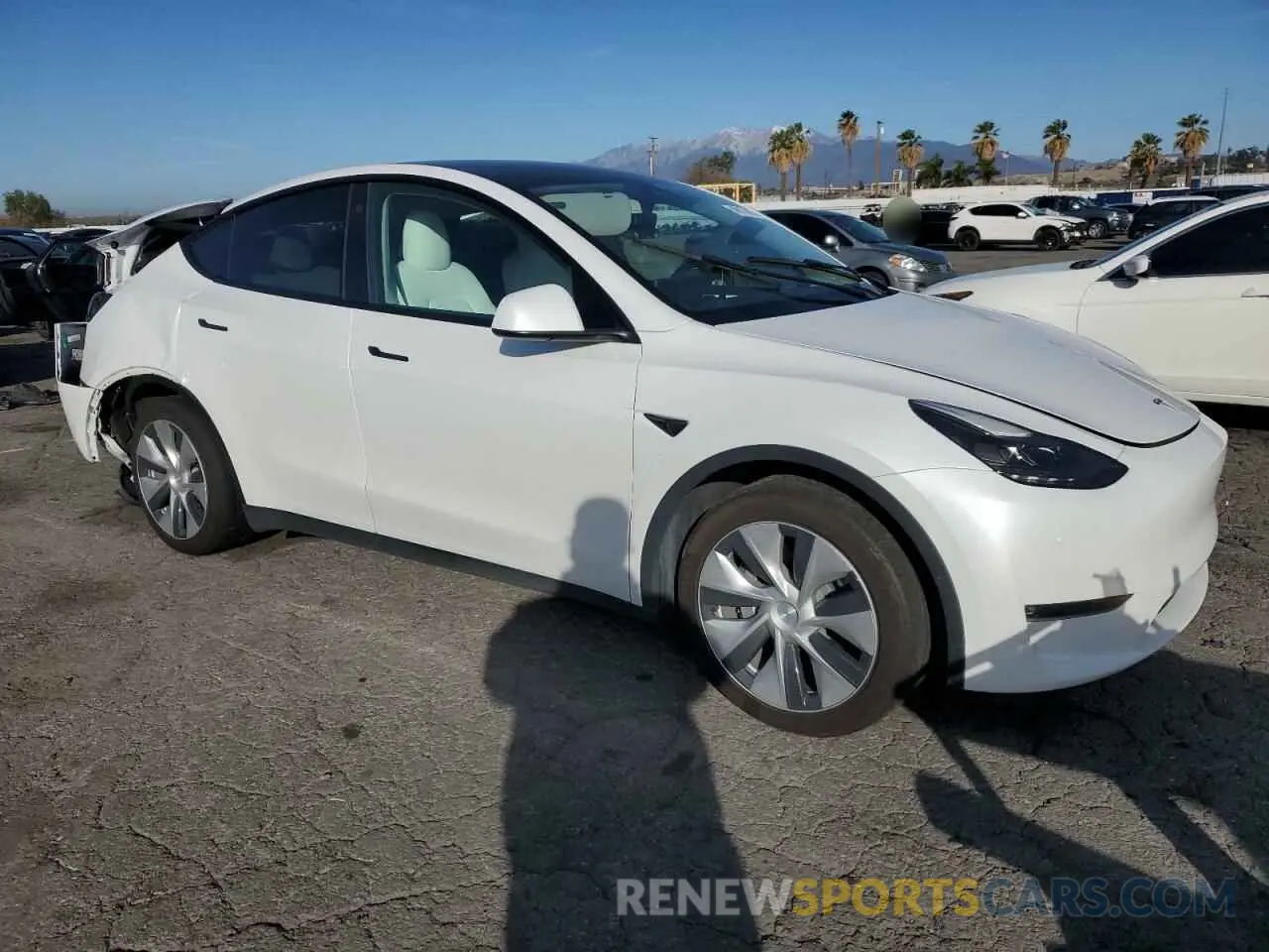 4 Photograph of a damaged car 7SAYGDEE1PF638153 TESLA MODEL Y 2023