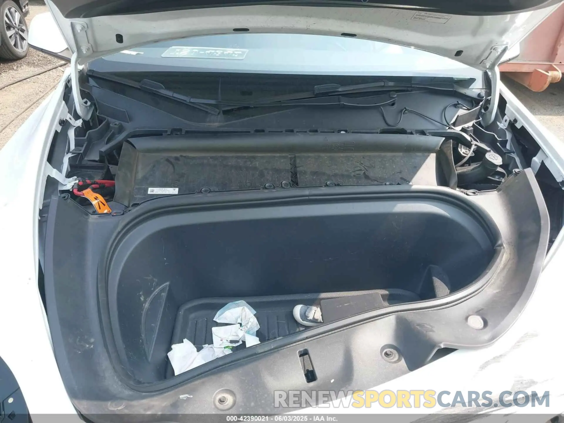 10 Photograph of a damaged car 7SAYGDEE1PF647564 TESLA MODEL Y 2023