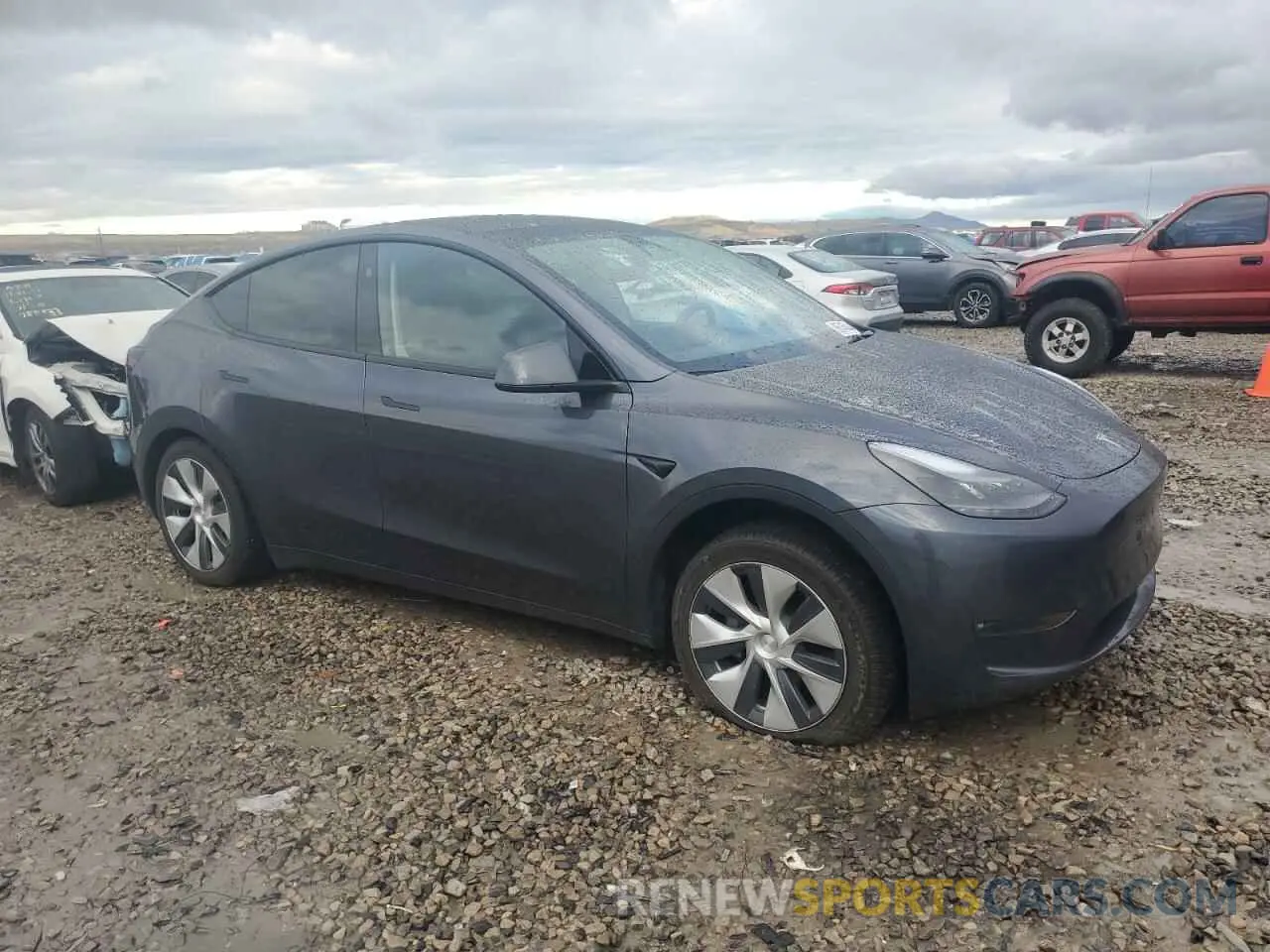 4 Photograph of a damaged car 7SAYGDEE1PF870350 TESLA MODEL Y 2023