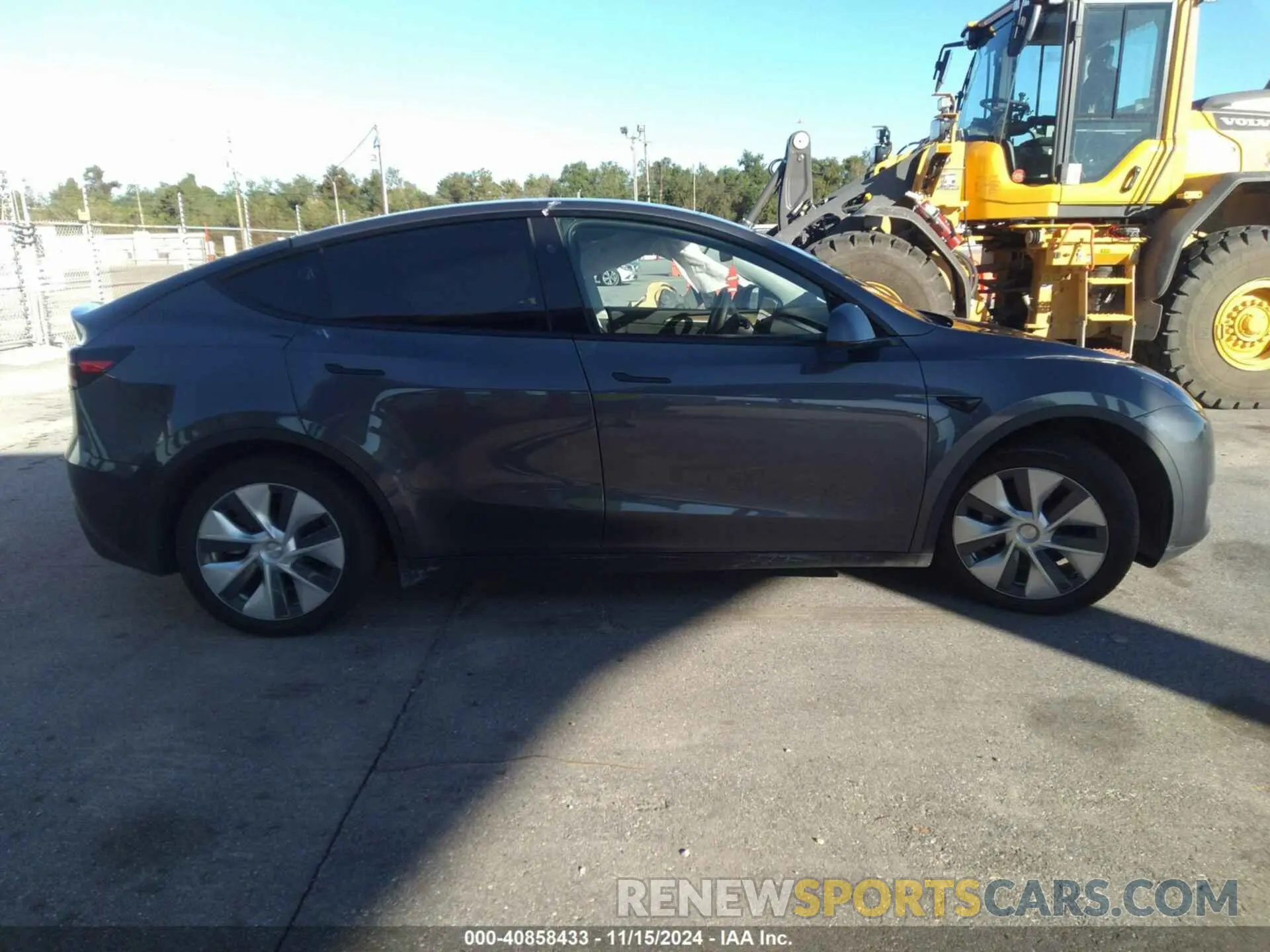 12 Photograph of a damaged car 7SAYGDEE1PF921037 TESLA MODEL Y 2023