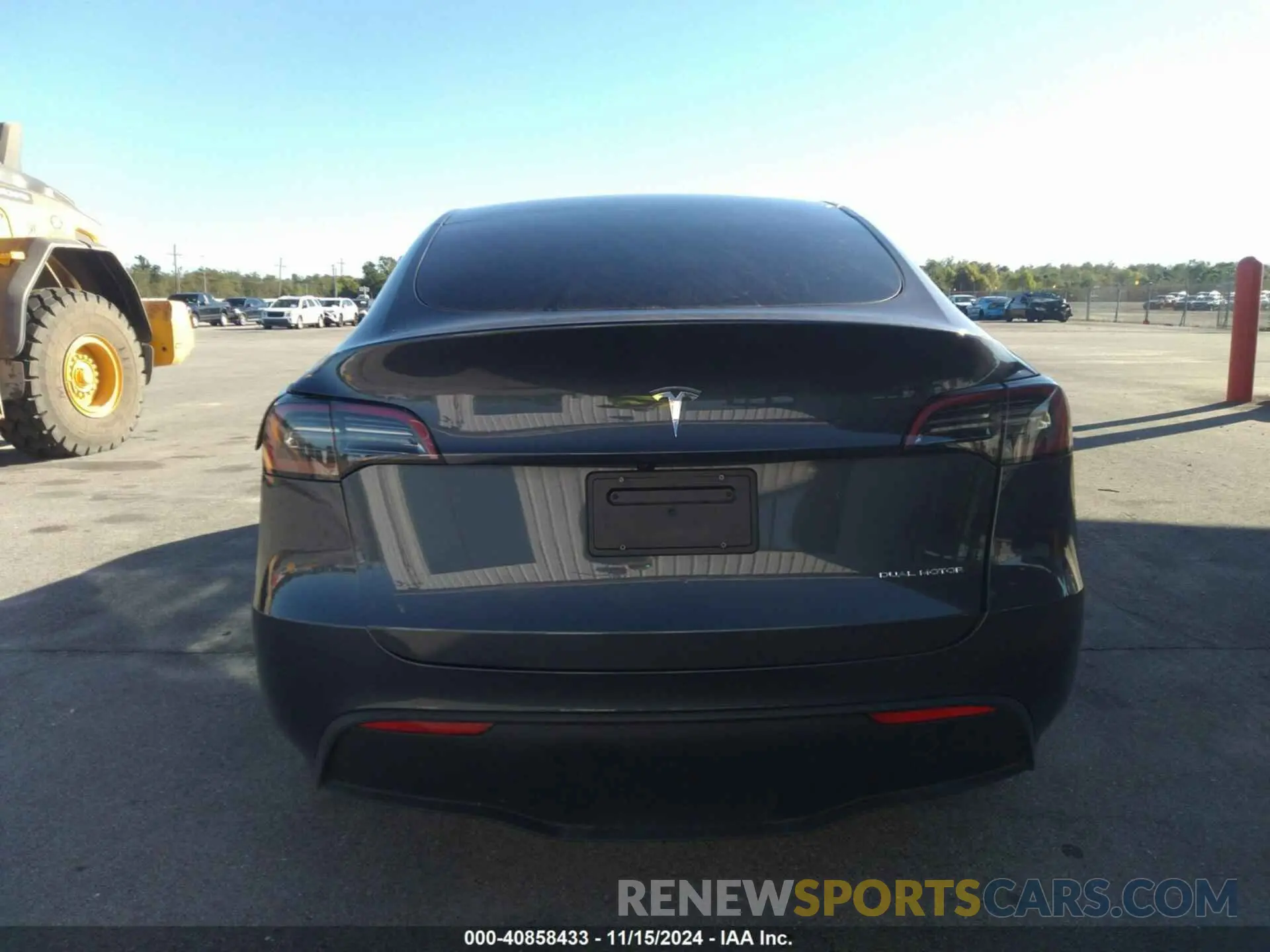 15 Photograph of a damaged car 7SAYGDEE1PF921037 TESLA MODEL Y 2023