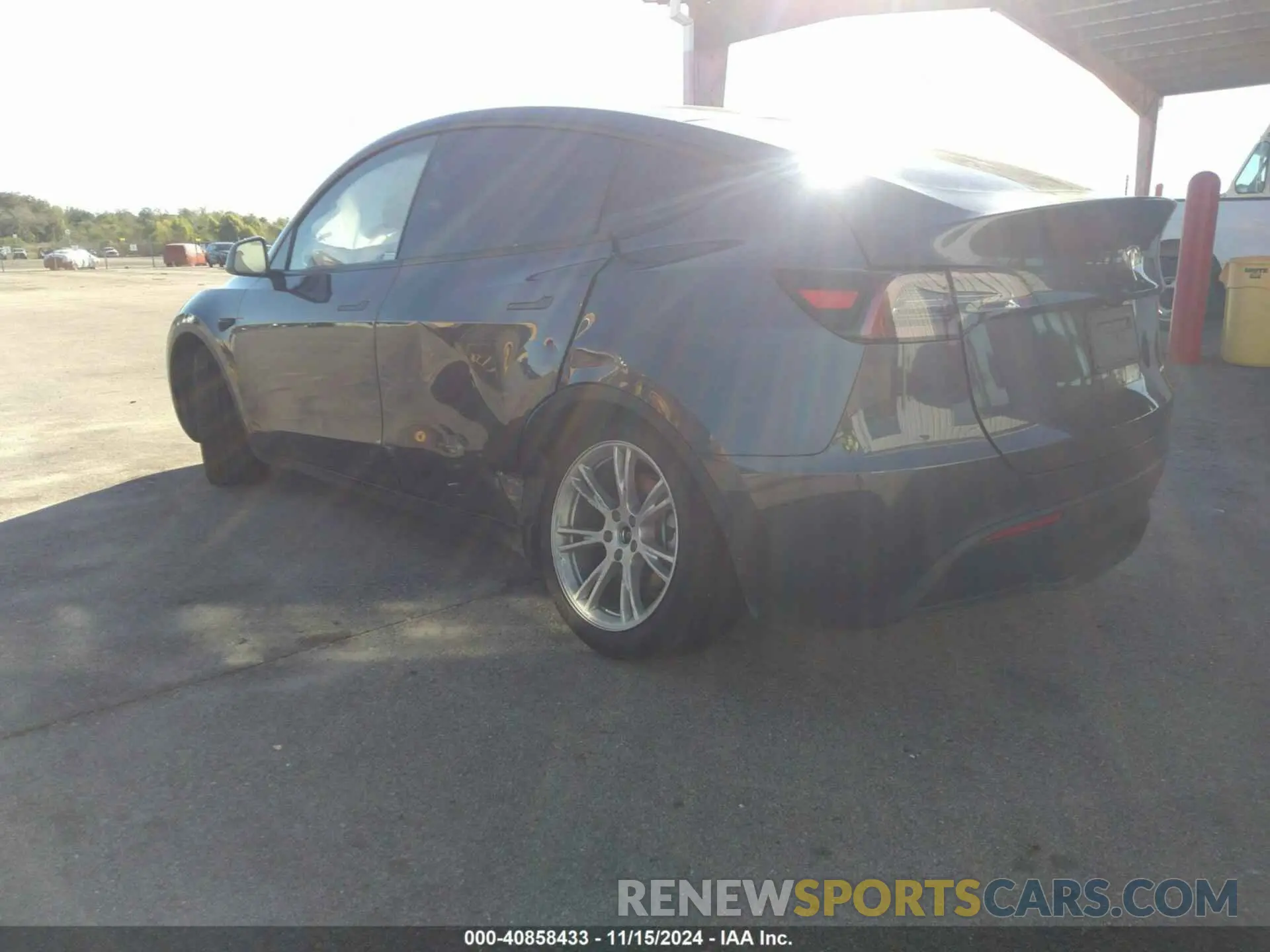 3 Photograph of a damaged car 7SAYGDEE1PF921037 TESLA MODEL Y 2023